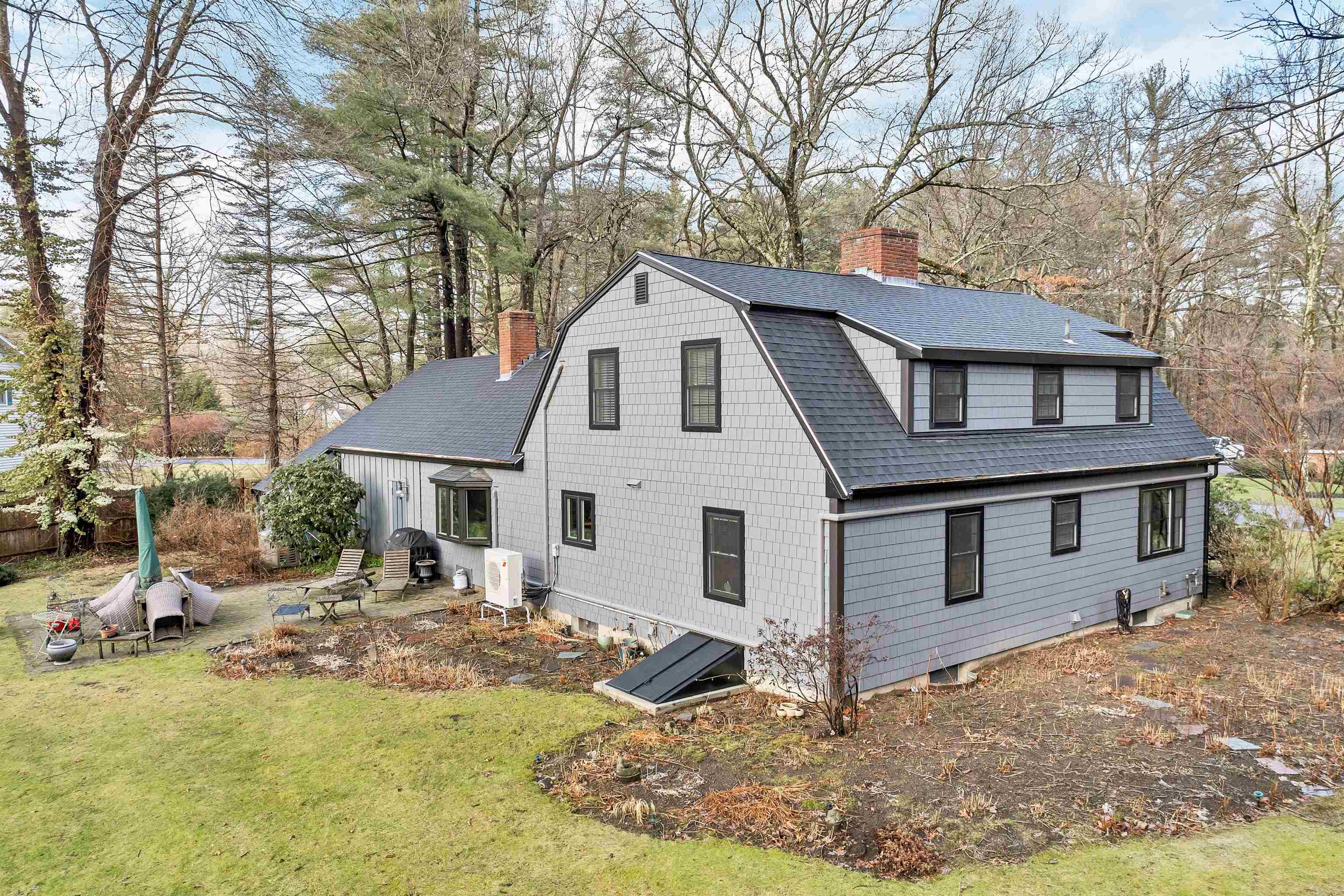 Plaistow, New Hampshire 03865, United States, 3 Bedrooms Bedrooms, ,2 BathroomsBathrooms,Residential,Pending,21025