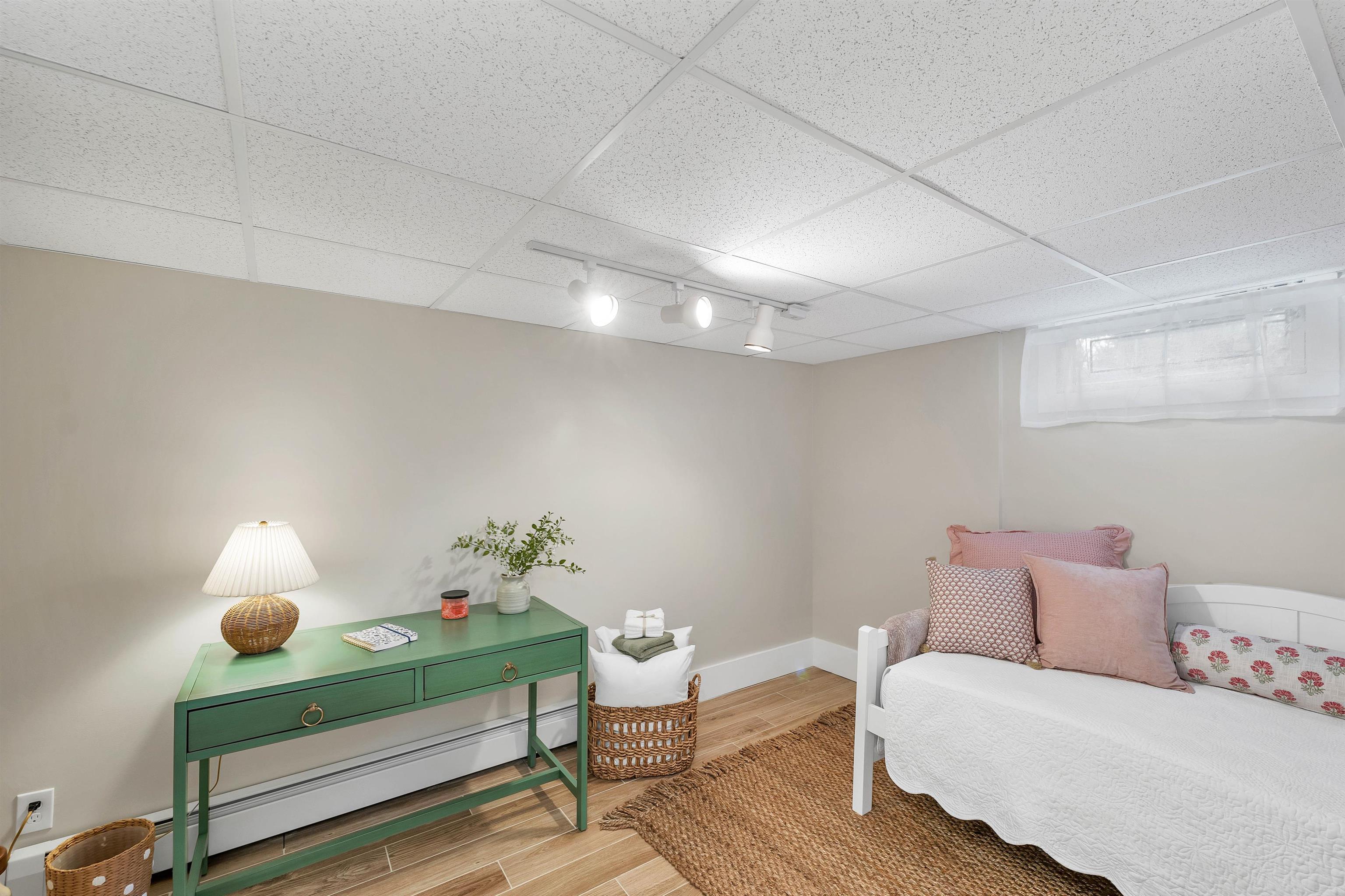 Plaistow, New Hampshire 03865, United States, 3 Bedrooms Bedrooms, ,2 BathroomsBathrooms,Residential,Pending,21025