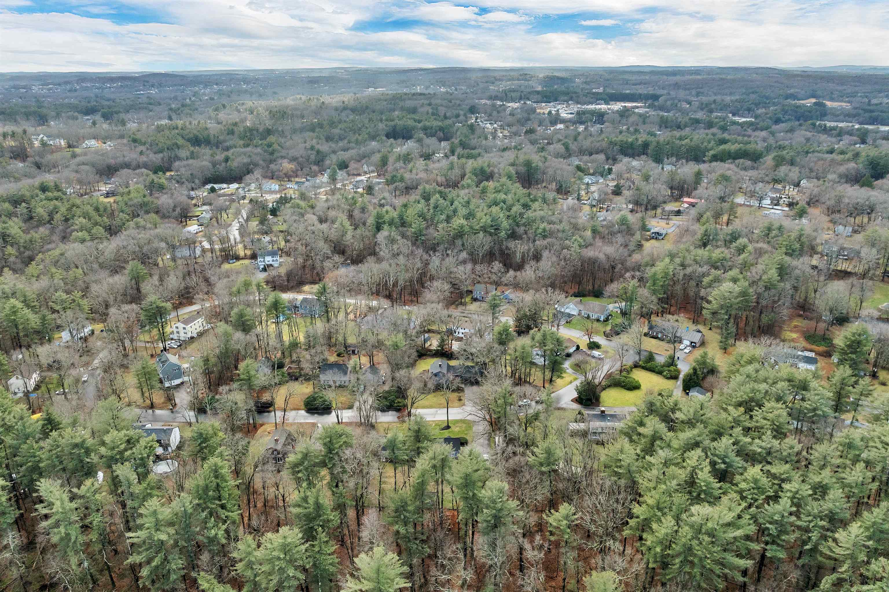 Plaistow, New Hampshire 03865, United States, 3 Bedrooms Bedrooms, ,2 BathroomsBathrooms,Residential,Pending,21025