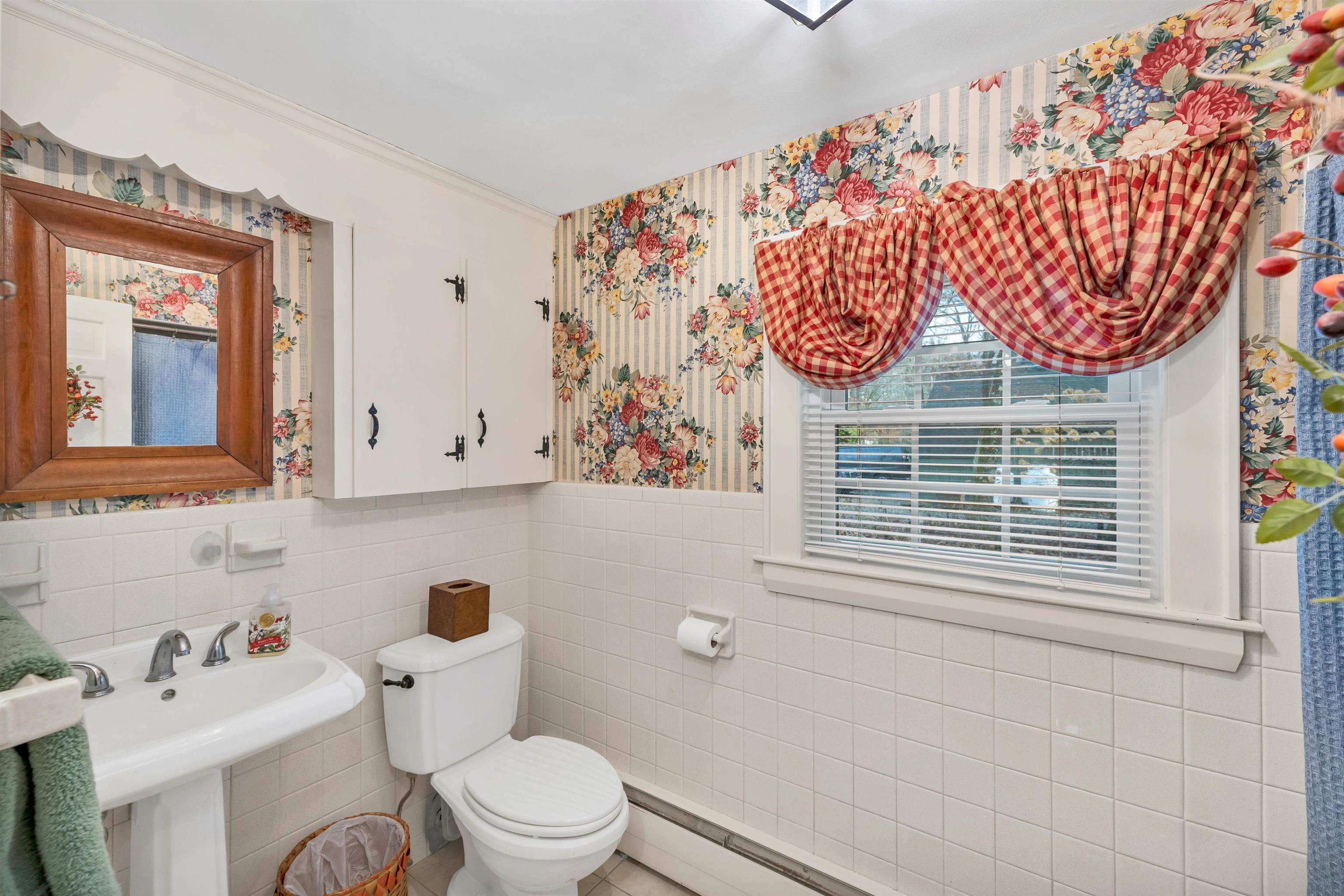 Plaistow, New Hampshire 03865, United States, 3 Bedrooms Bedrooms, ,2 BathroomsBathrooms,Residential,Pending,21025