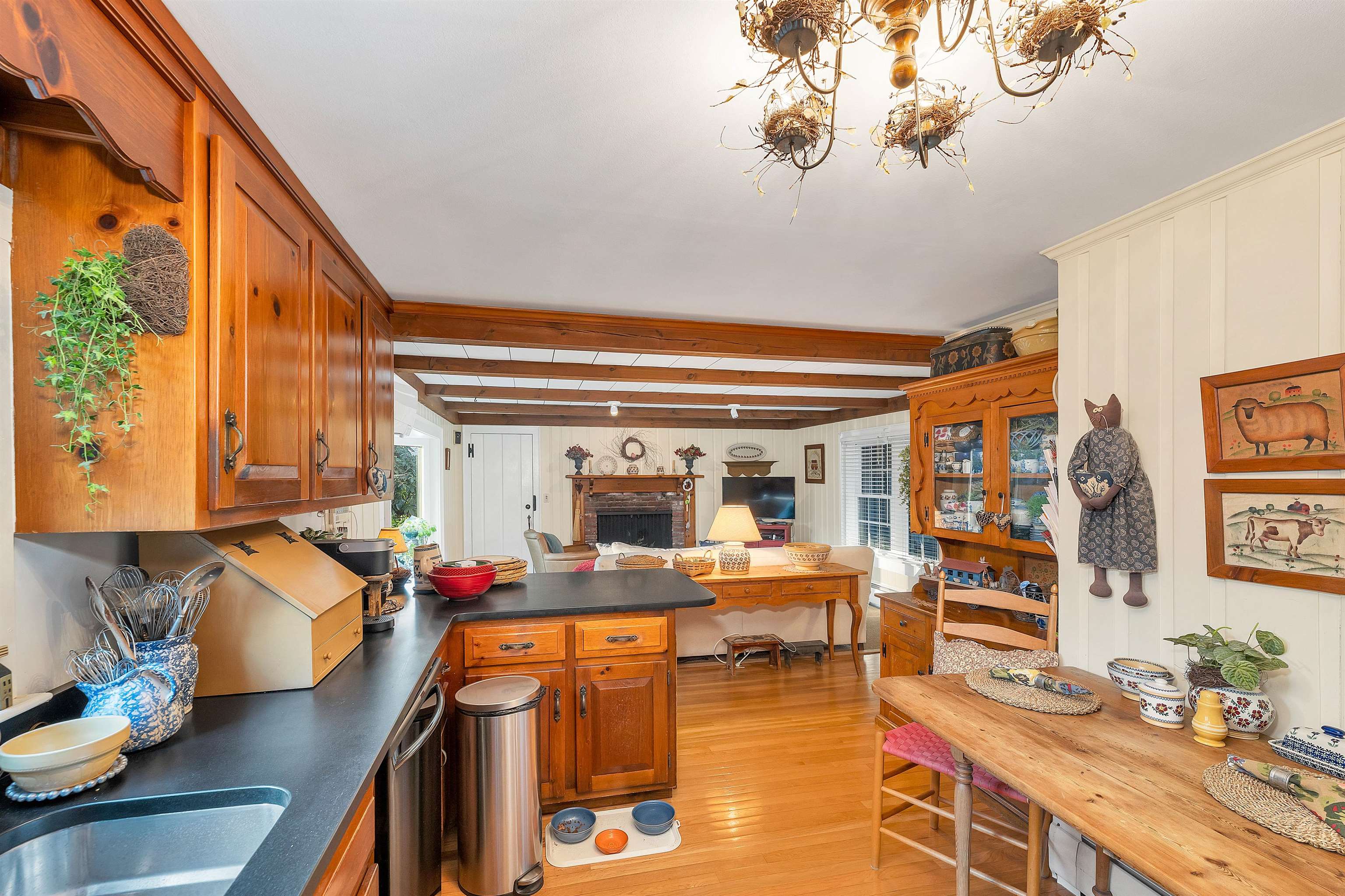 Plaistow, New Hampshire 03865, United States, 3 Bedrooms Bedrooms, ,2 BathroomsBathrooms,Residential,Pending,21025