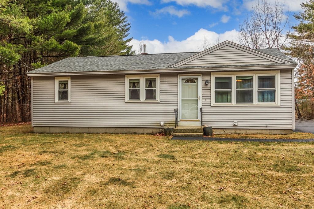 Photo of 11 Pacific Boulevard, Nashua, NH 03051 (MLS # 5081401)