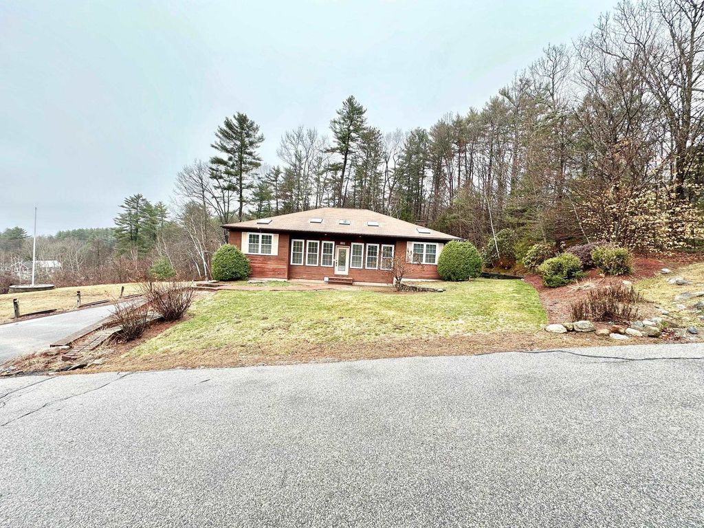 Photo of 7 Rainbow Drive, Goffstown, NH 03045 (MLS # 5082684)