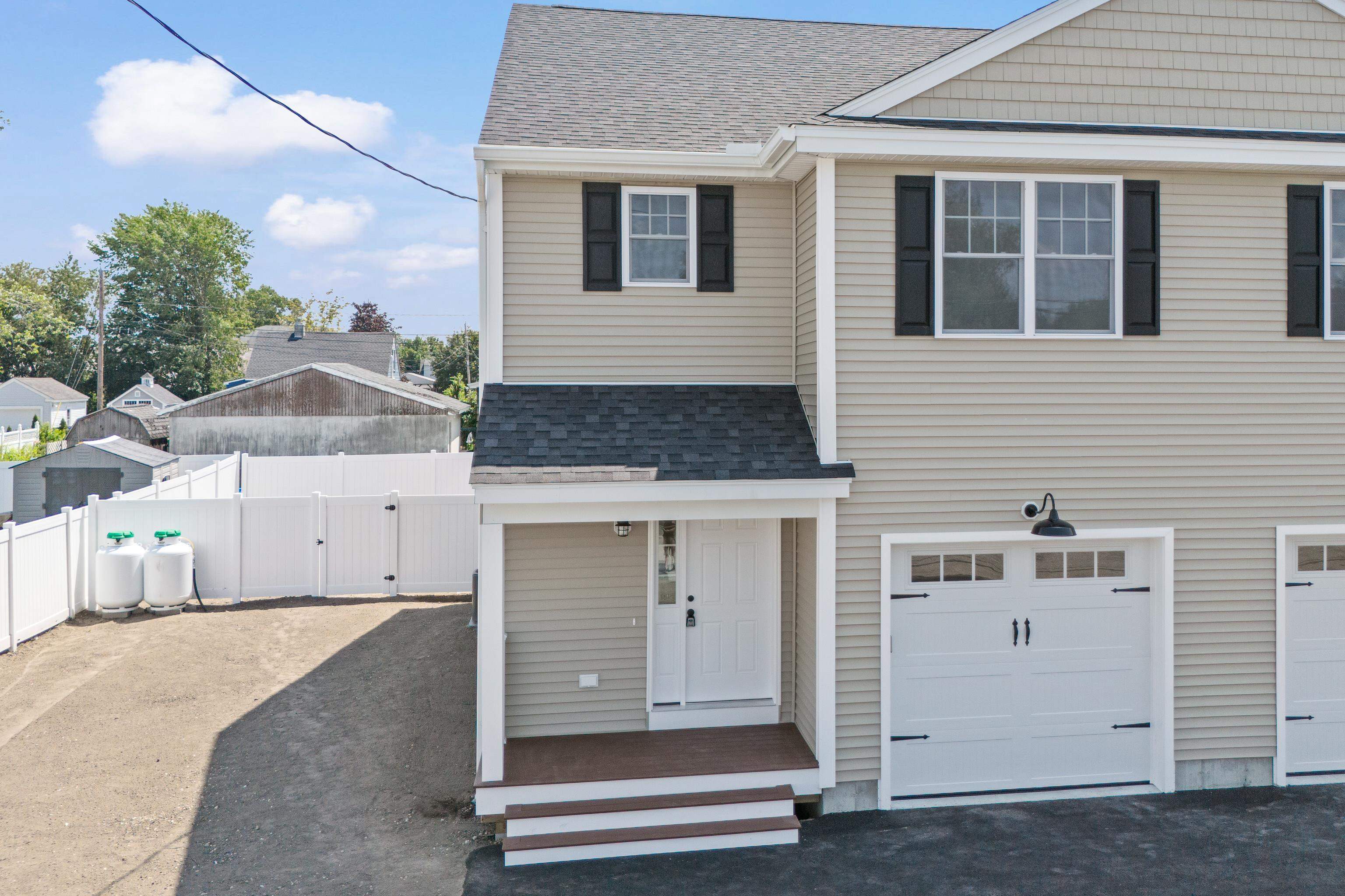 39 A Larch Street