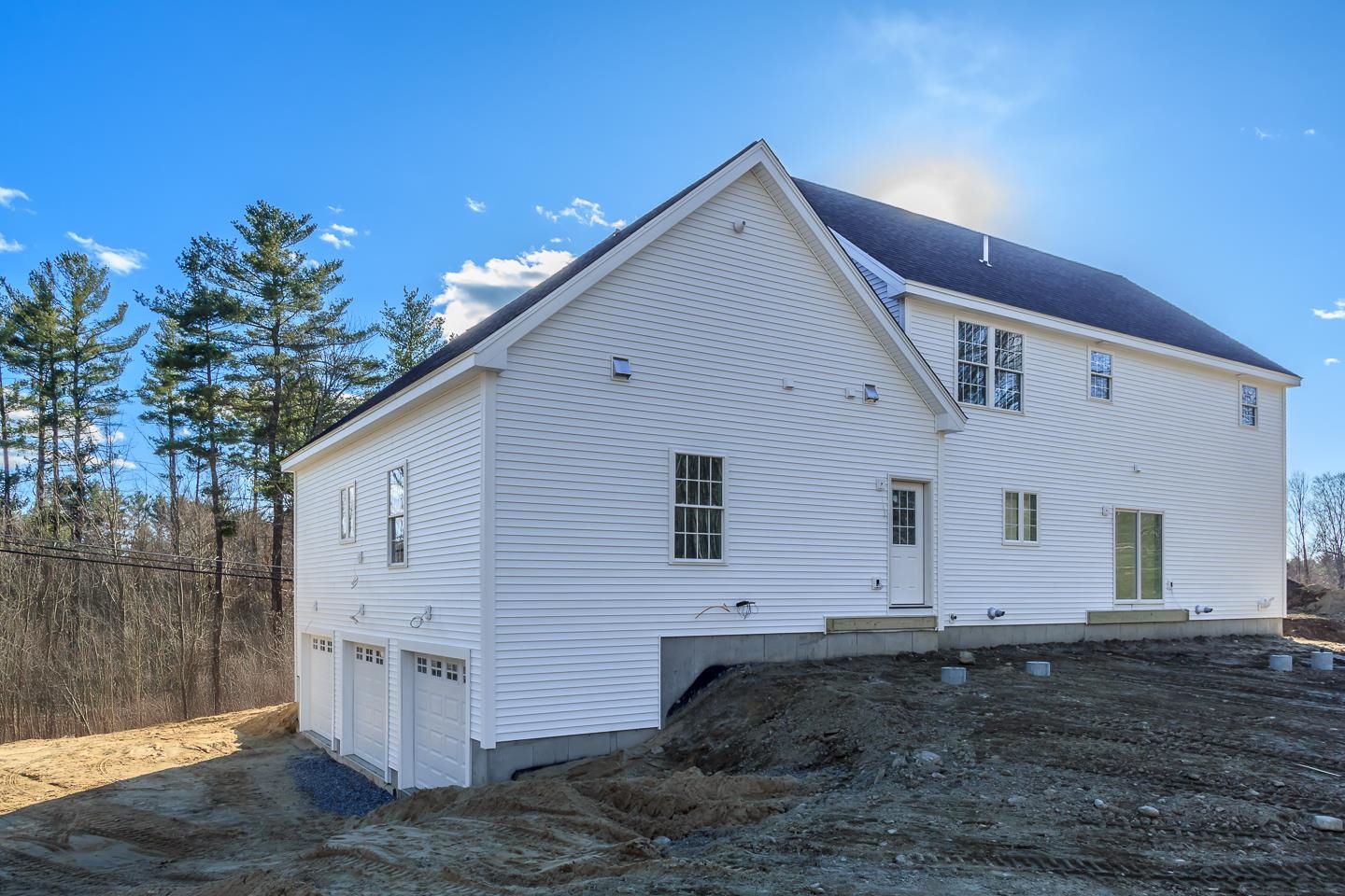 Londonderry, New Hampshire 03053, United States, 5 Bedrooms Bedrooms, ,4 BathroomsBathrooms,Residential,Active,12907