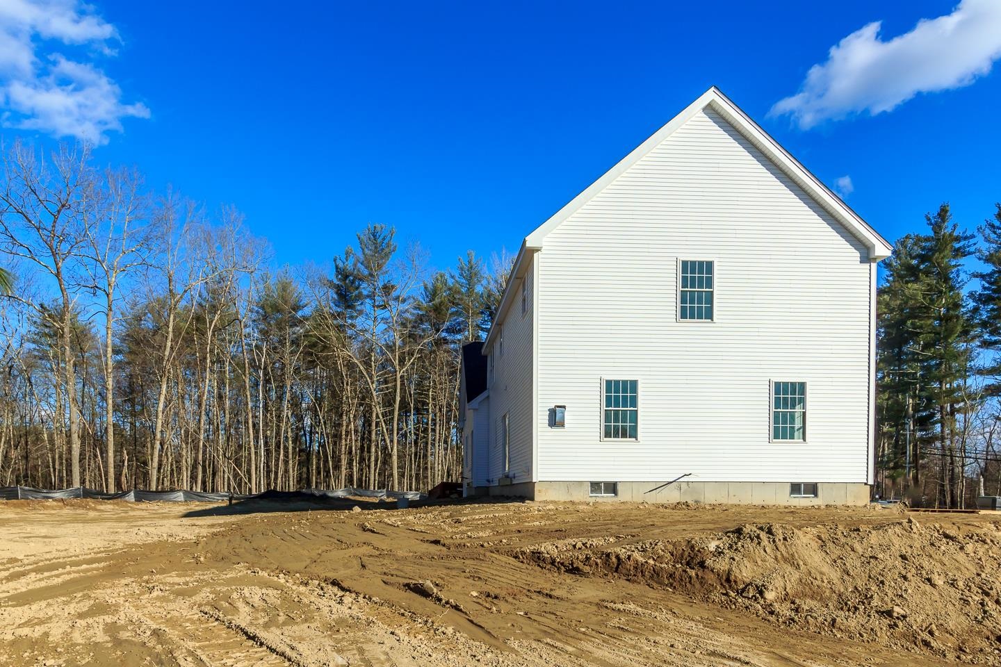 Londonderry, New Hampshire 03053, United States, 5 Bedrooms Bedrooms, ,4 BathroomsBathrooms,Residential,Active,12907