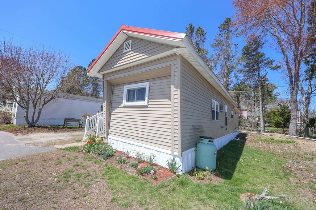 Photo of 7 Grenier Boulevard, Londonderry, NH 03053 (MLS # 5085909)