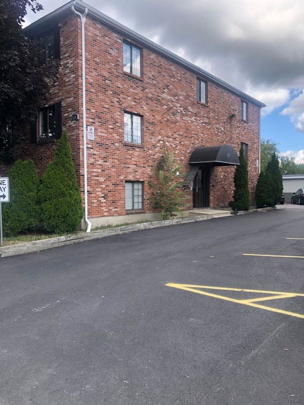 Photo of 153 West Hancock Street #32, Manchester, NH 03102 (MLS # 5074862)