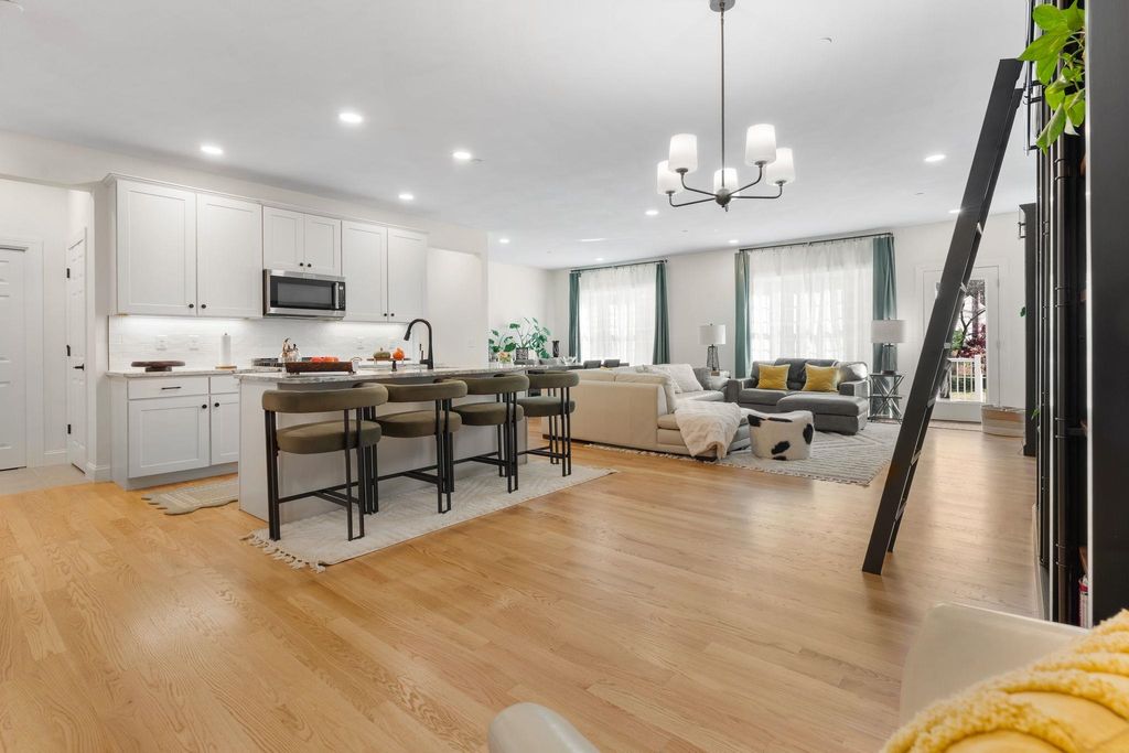 Photo of 24 Sheffield Way, Londonderry, NH 03053 (MLS # 5068638)