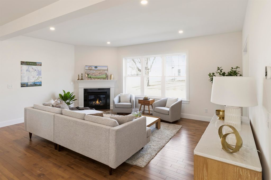 Photo of 23 Shearwater Drive, Portsmouth, NH 03801 (MLS # 5080044)