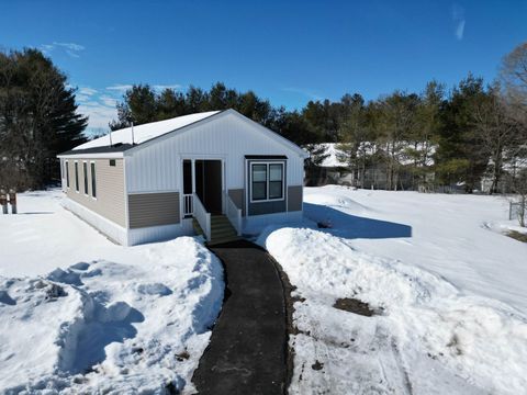 21 Shawn Avenue Nashua NH 03062