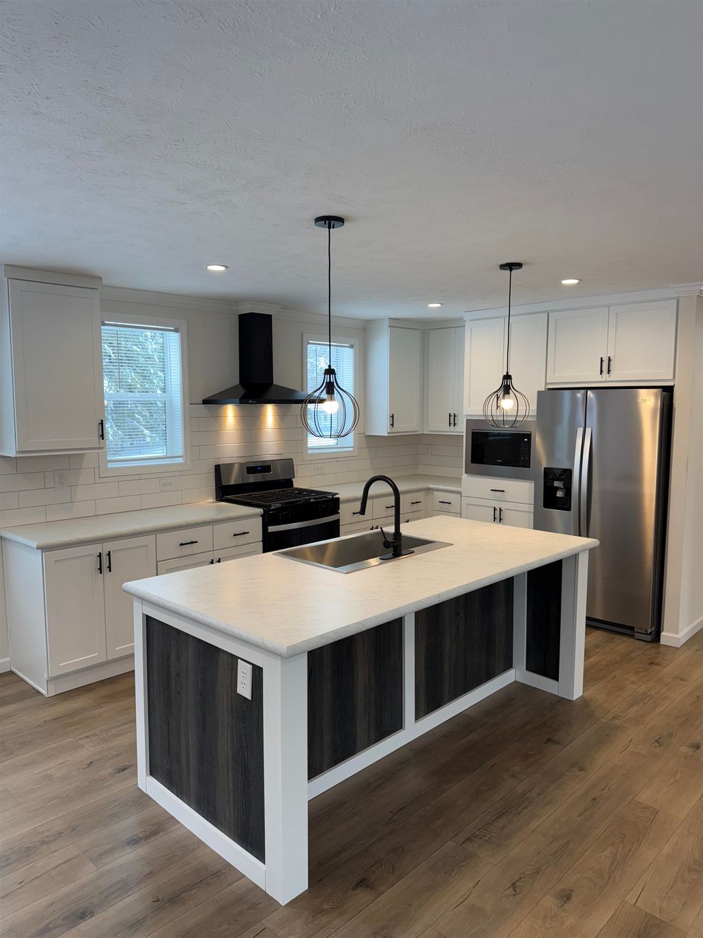 Photo of 21 Shawn Avenue, Nashua, NH 03062 (MLS # 5077350)