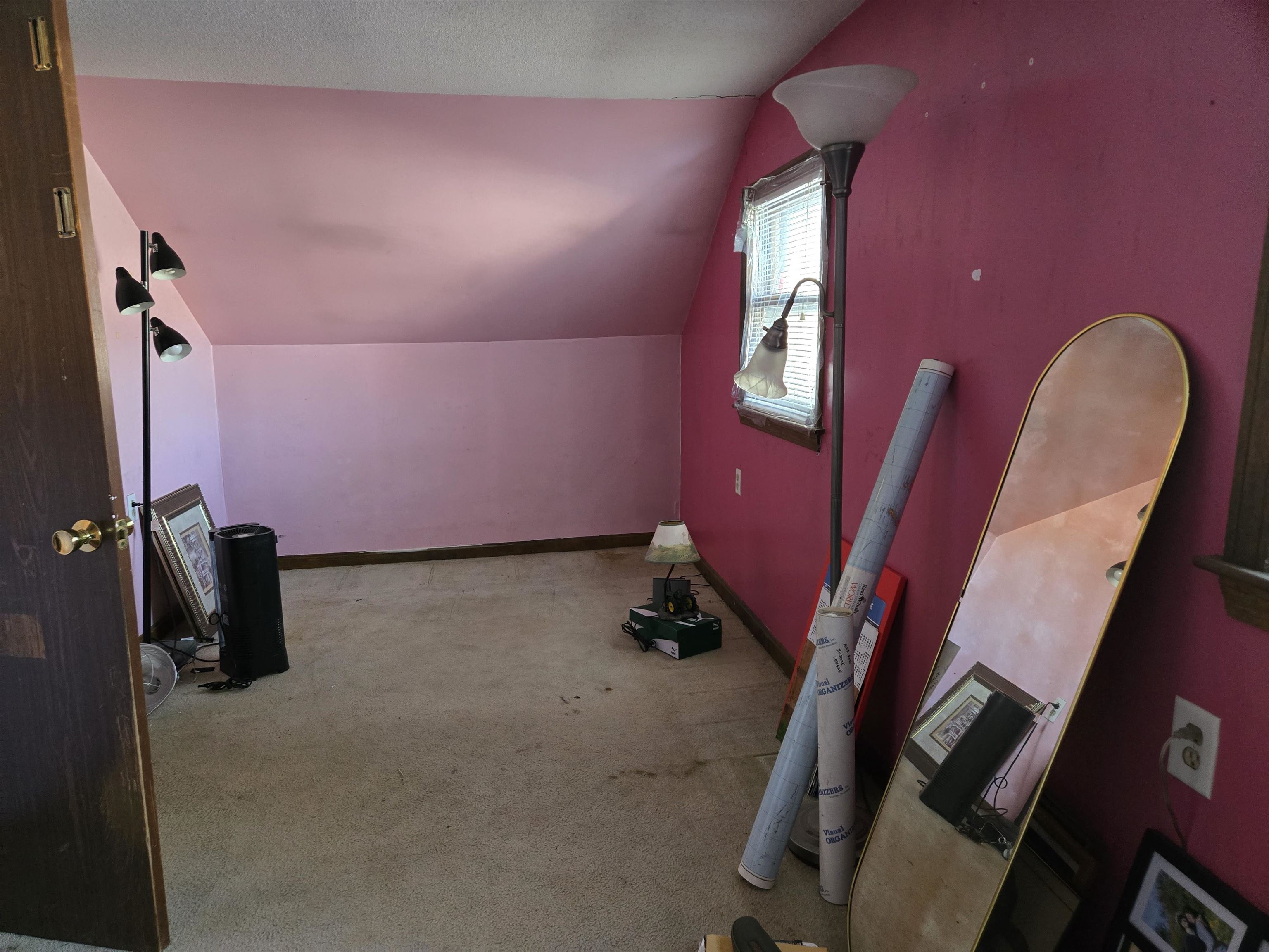 Merrimack, New Hampshire 03054, United States, 4 Bedrooms Bedrooms, ,1 BathroomBathrooms,Residential,Active,255063