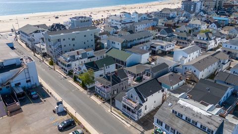 19 F Street Hampton NH 03842