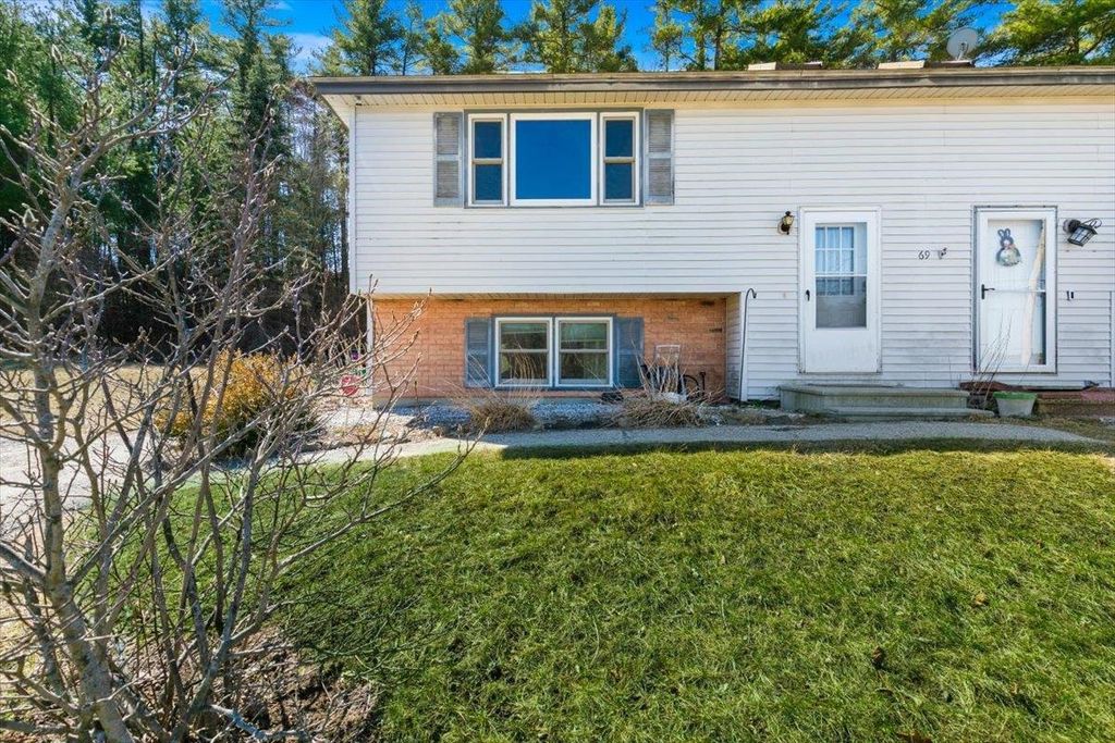 Photo of 69 Derryfield Road #L, Derry, NH 03038 (MLS # 5083612)