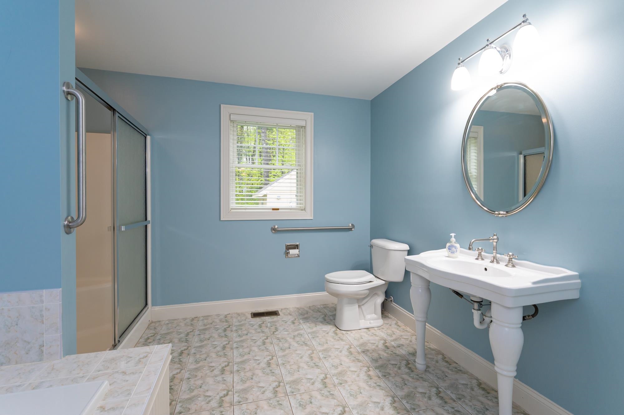 Amherst, New Hampshire 03031, United States, 3 Bedrooms Bedrooms, ,3 BathroomsBathrooms,Residential,Active,130795