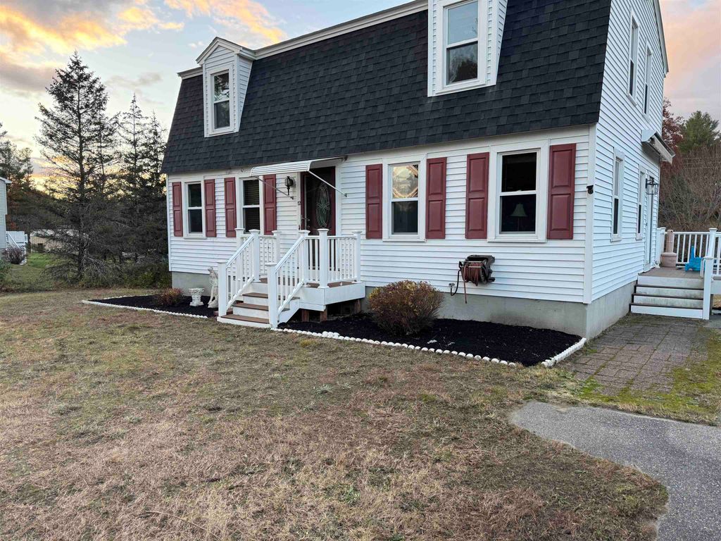 Photo of 12 Morway Drive, Londonderry, NH 03053 (MLS # 5077572)