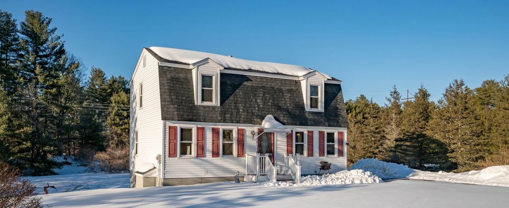 Photo of 12 Morway Drive, Londonderry, NH 03053 (MLS # 5077572)