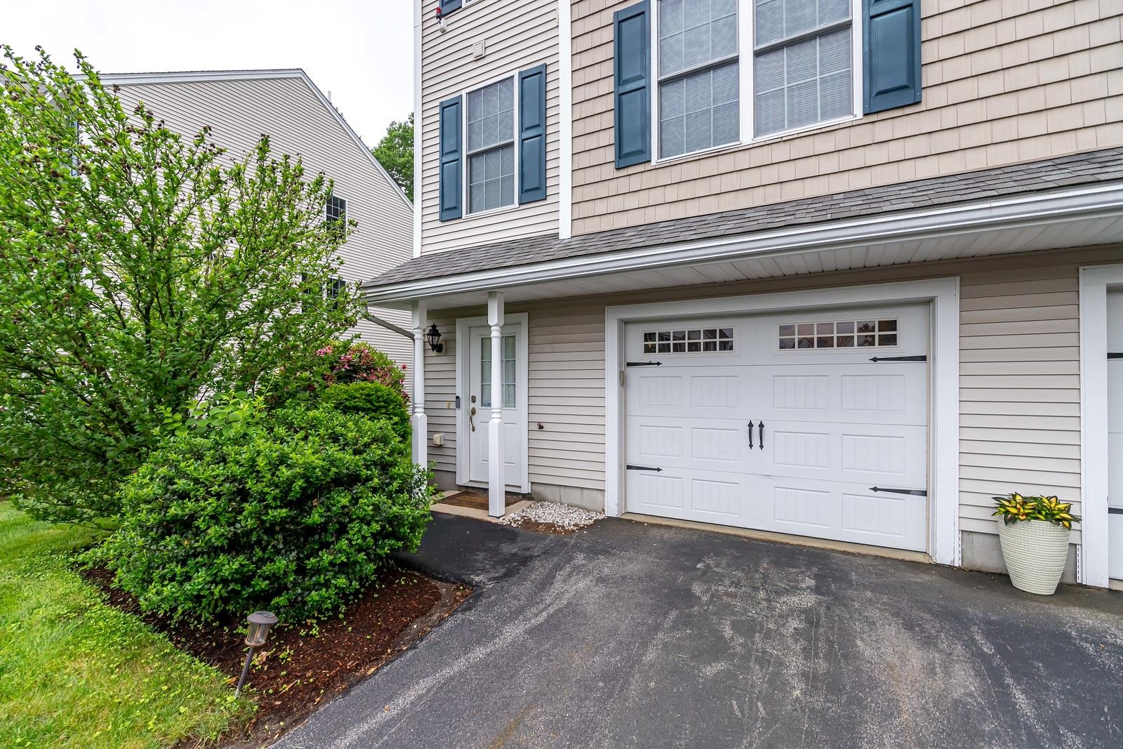 2 Larch Street 16