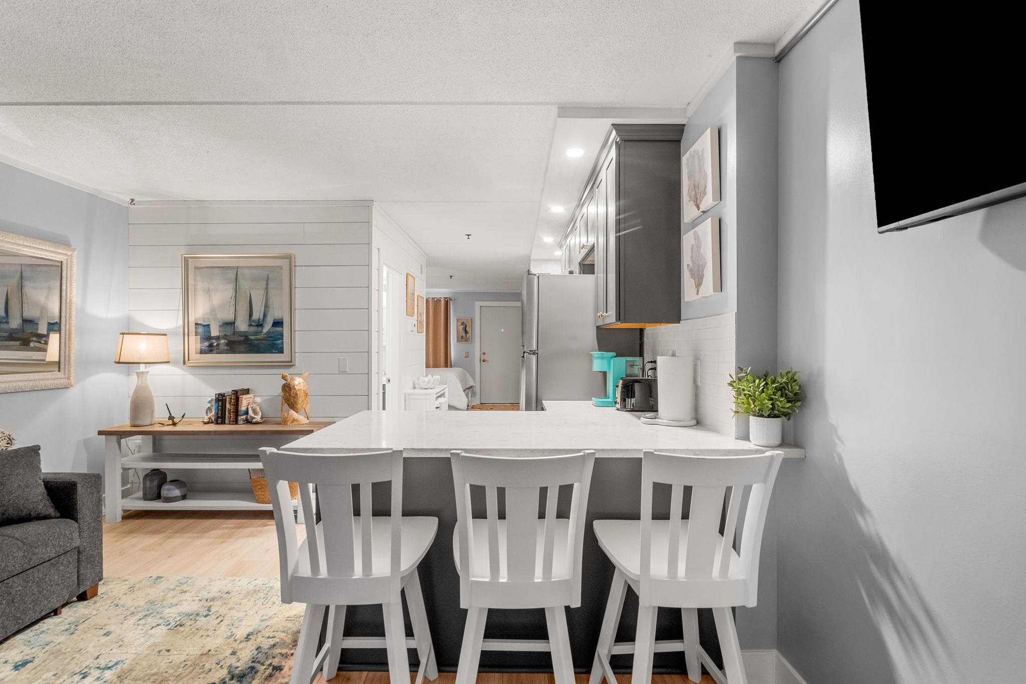 933 Ocean Boulevard 102