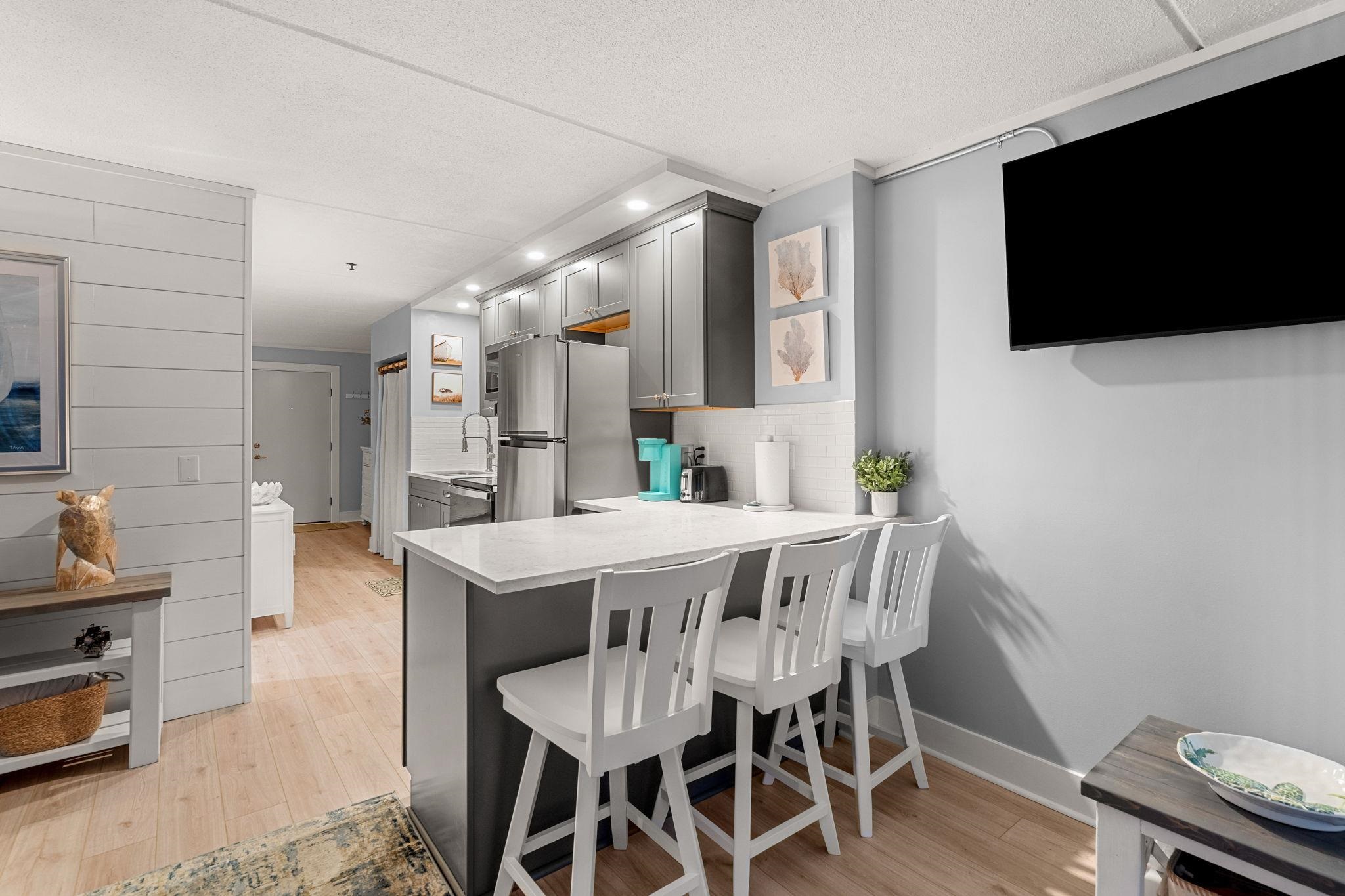 933 Ocean Boulevard 102