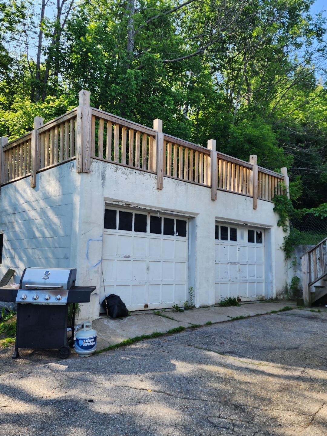 416 Burgess Street