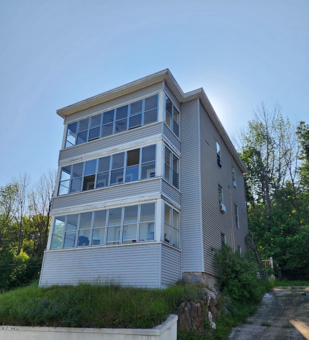 416 Burgess Street