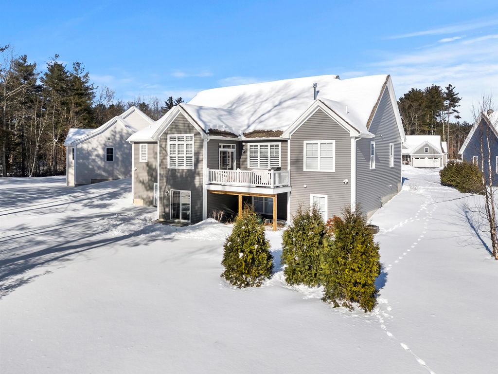 Photo of 6 Testament Circle #5, Nashua, NH 03062 (MLS # 5075401)