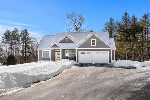 Photo of 6 Testament Circle #5, Nashua, NH 03062 (MLS # 5075401)