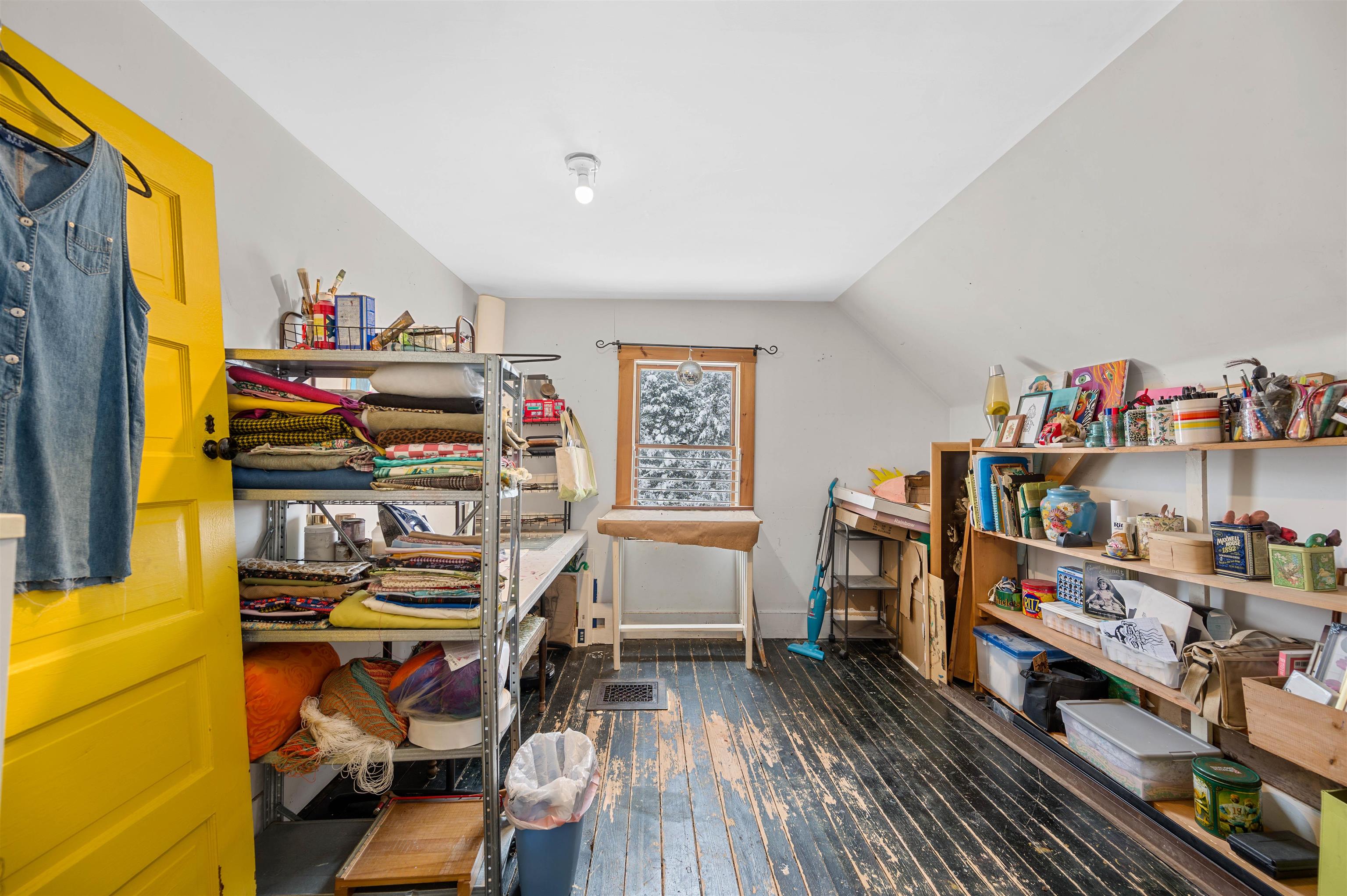 Hyde Park, Vermont 05655, United States, 4 Bedrooms Bedrooms, ,1 BathroomBathrooms,Residential,Pending,8005