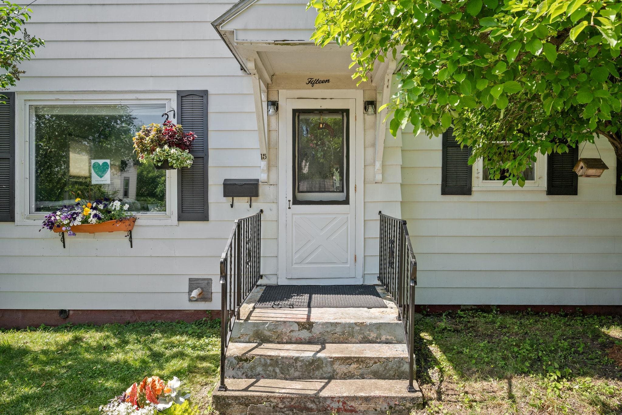 15 Oak Street