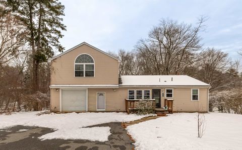 Photo of 17 Grove Avenue, Salem, NH 03079 (MLS # 5071965)