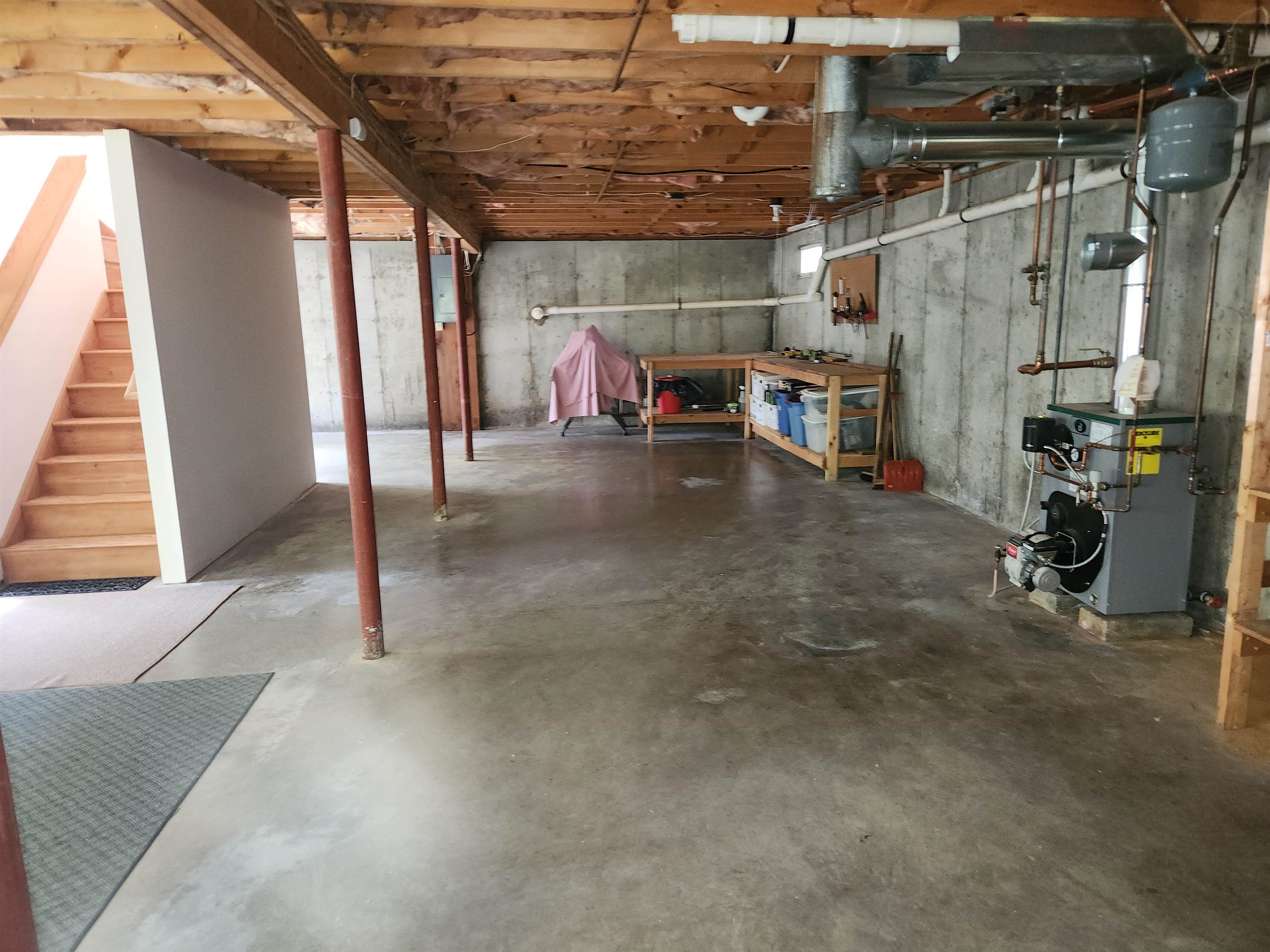 Nottingham, New Hampshire 03290, United States, 2 Bedrooms Bedrooms, ,2 BathroomsBathrooms,Residential,Active,201603