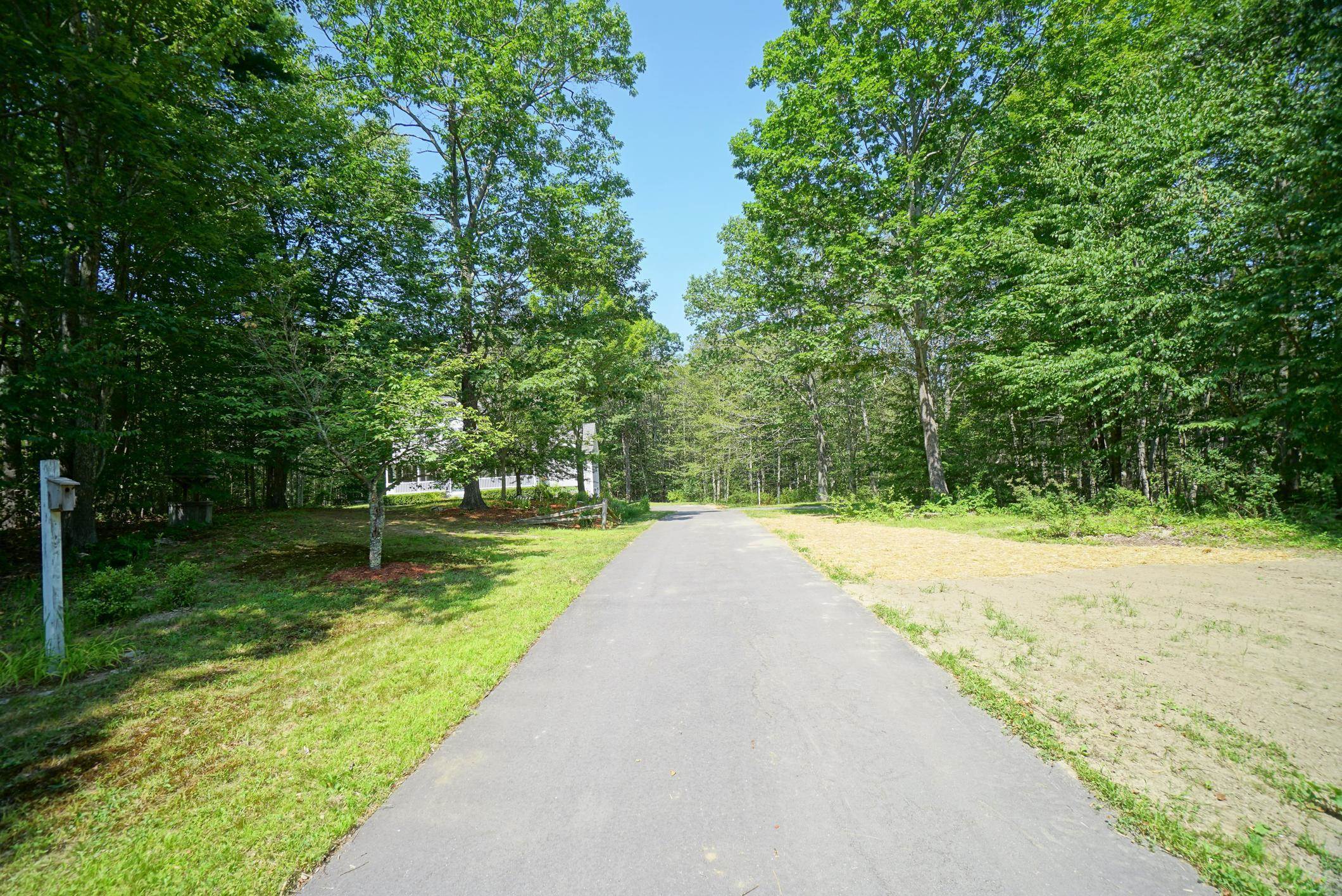 Deerfield, New Hampshire 03037, United States, 4 Bedrooms Bedrooms, ,2 BathroomsBathrooms,Residential,Active,174813