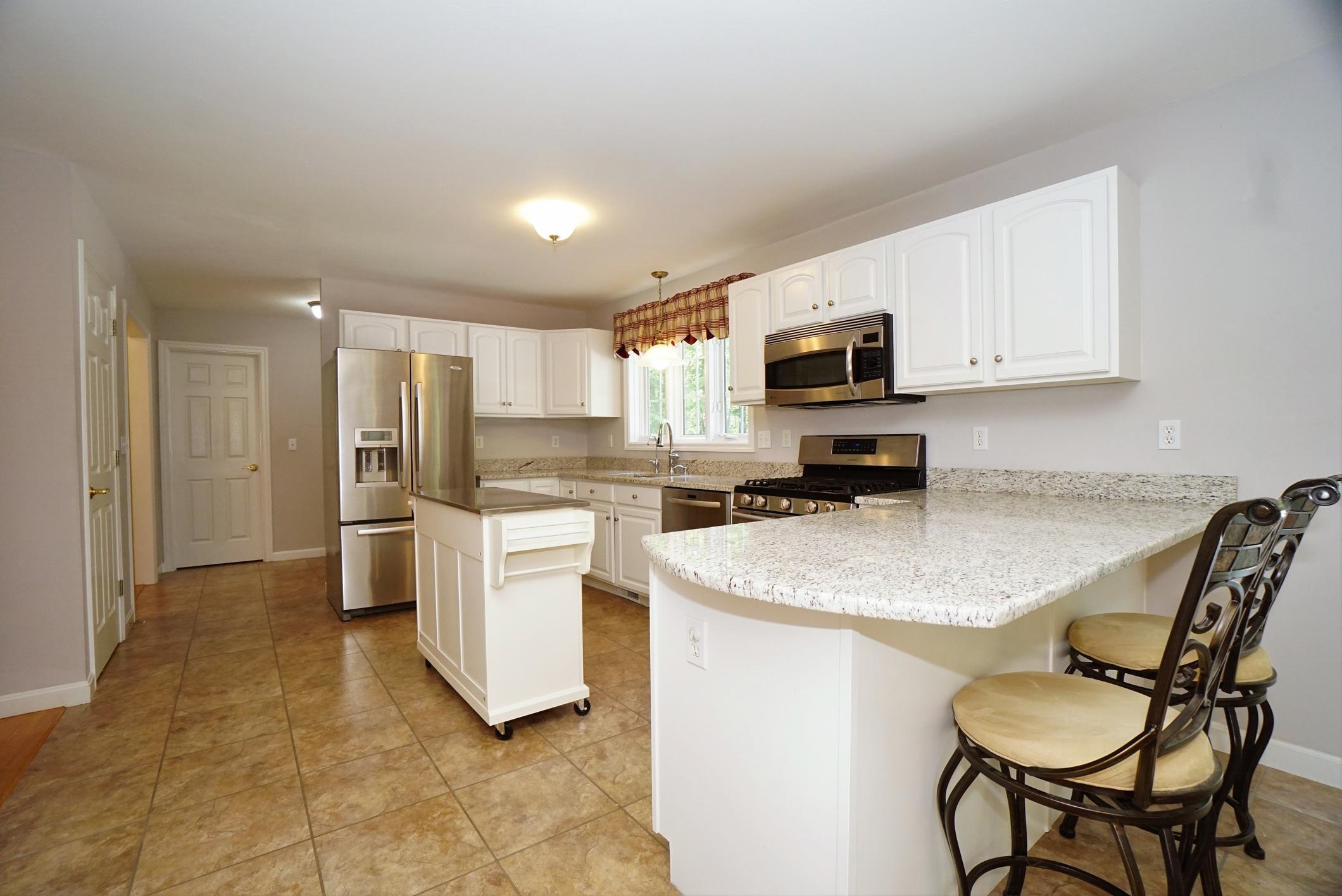 Deerfield, New Hampshire 03037, United States, 4 Bedrooms Bedrooms, ,2 BathroomsBathrooms,Residential,Active,174813