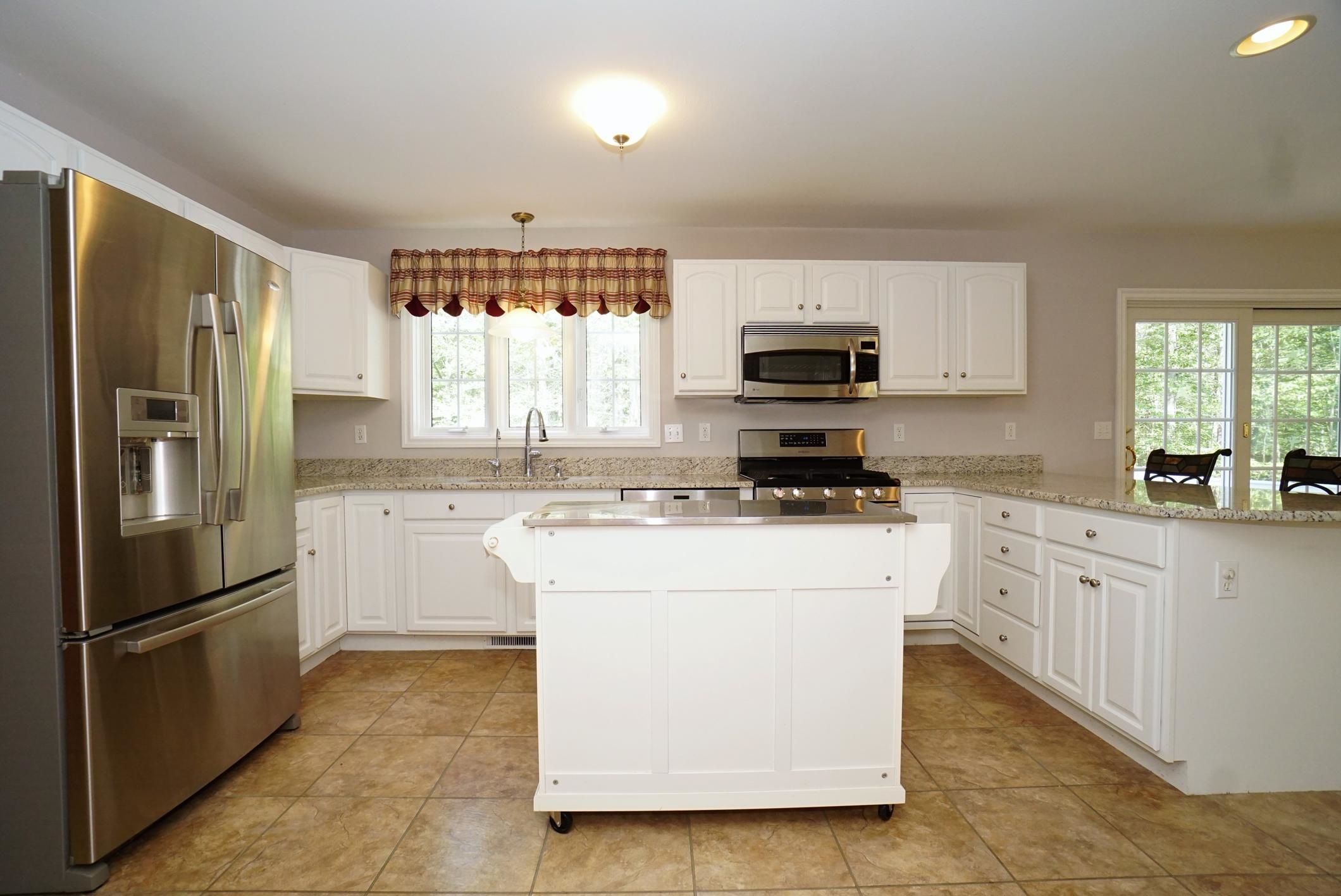 Deerfield, New Hampshire 03037, United States, 4 Bedrooms Bedrooms, ,2 BathroomsBathrooms,Residential,Active,174813