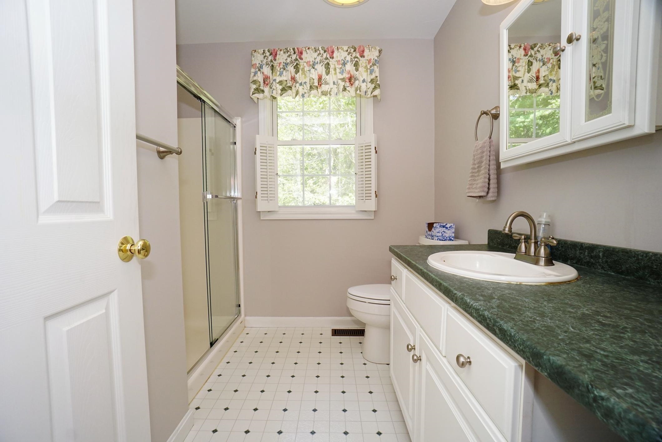 Deerfield, New Hampshire 03037, United States, 4 Bedrooms Bedrooms, ,2 BathroomsBathrooms,Residential,Active,174813