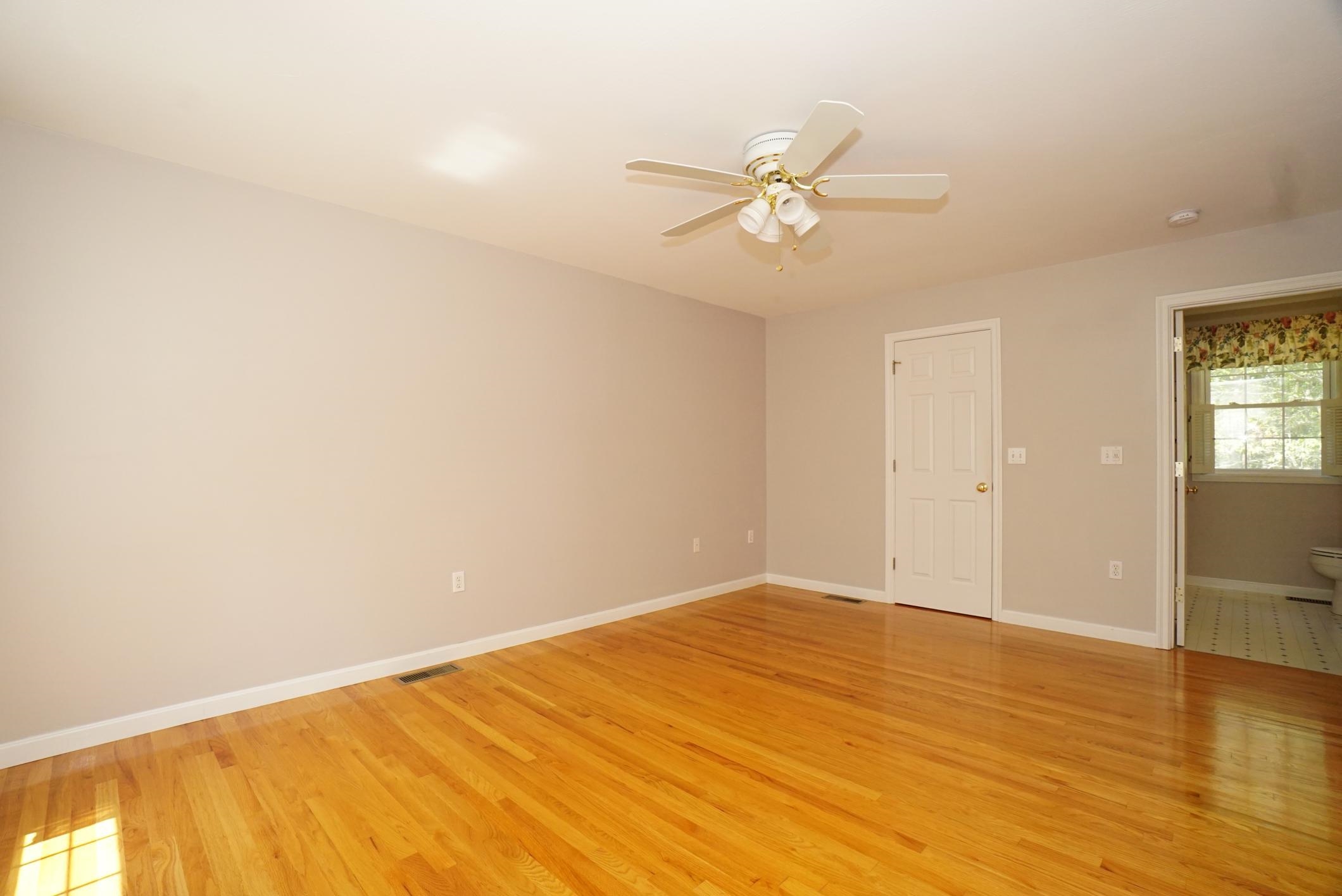 Deerfield, New Hampshire 03037, United States, 4 Bedrooms Bedrooms, ,2 BathroomsBathrooms,Residential,Active,174813