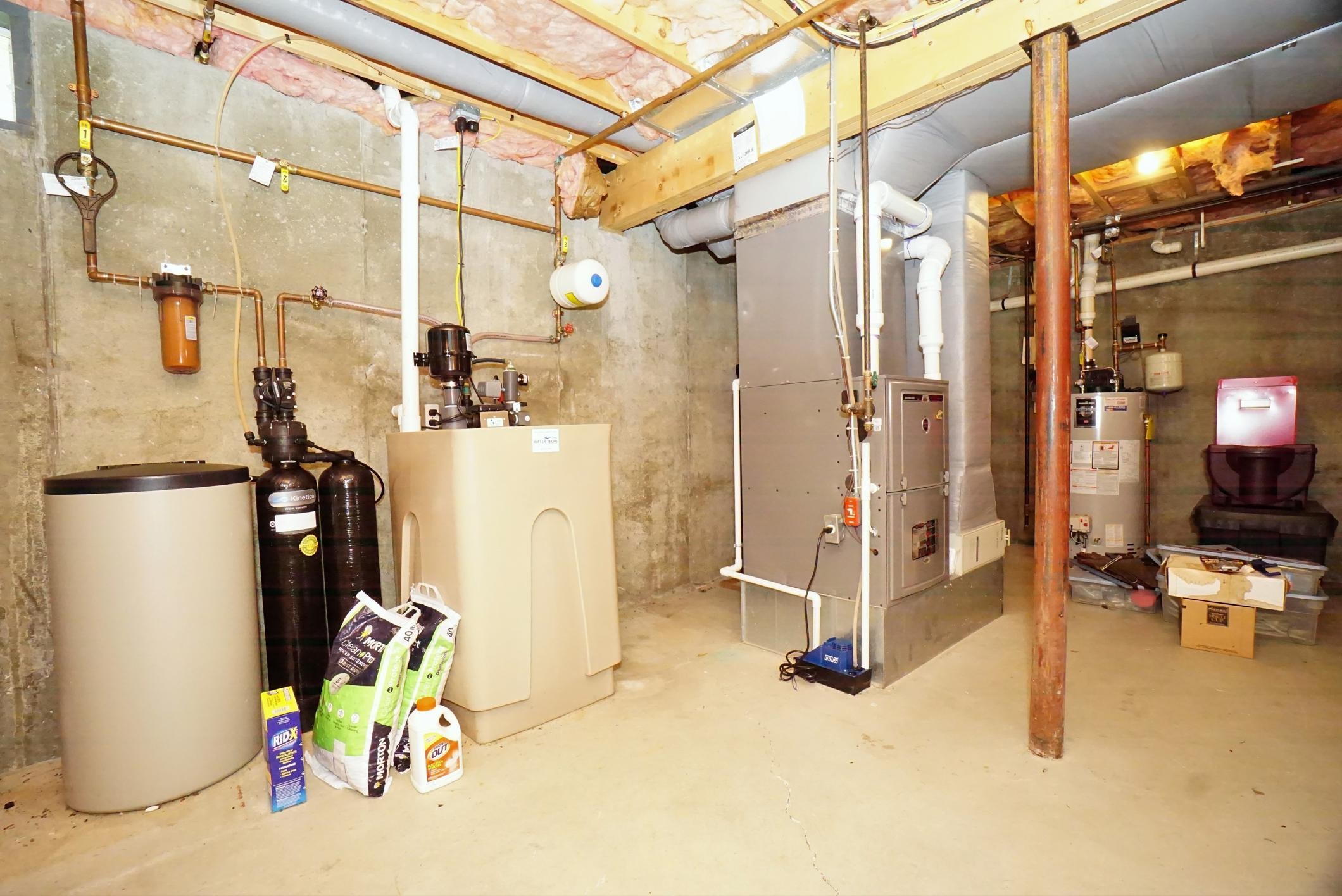 Deerfield, New Hampshire 03037, United States, 4 Bedrooms Bedrooms, ,2 BathroomsBathrooms,Residential,Active,174813