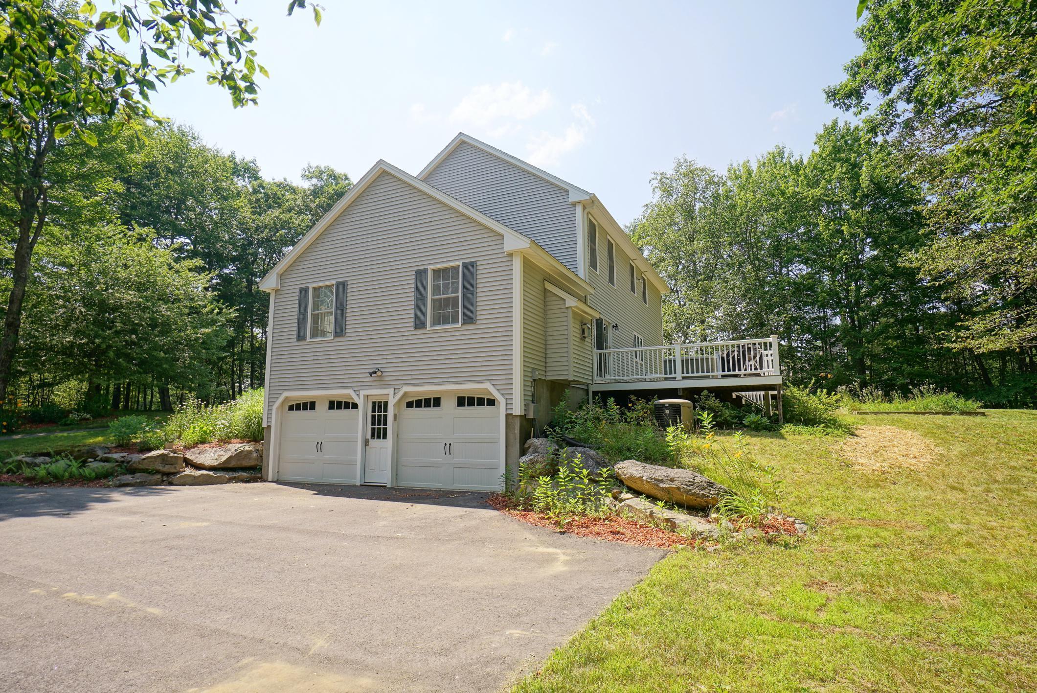 Deerfield, New Hampshire 03037, United States, 4 Bedrooms Bedrooms, ,2 BathroomsBathrooms,Residential,Active,174813