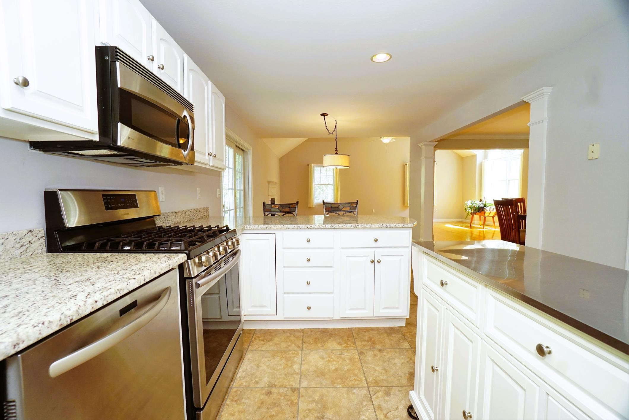 Deerfield, New Hampshire 03037, United States, 4 Bedrooms Bedrooms, ,2 BathroomsBathrooms,Residential,Active,174813