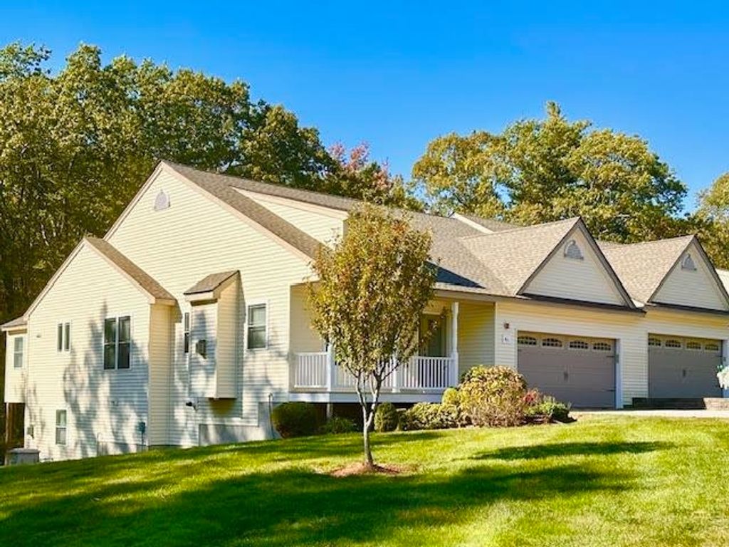 Photo of 4 Indian Hill Road, Derry, NH 03038 (MLS # 5066487)