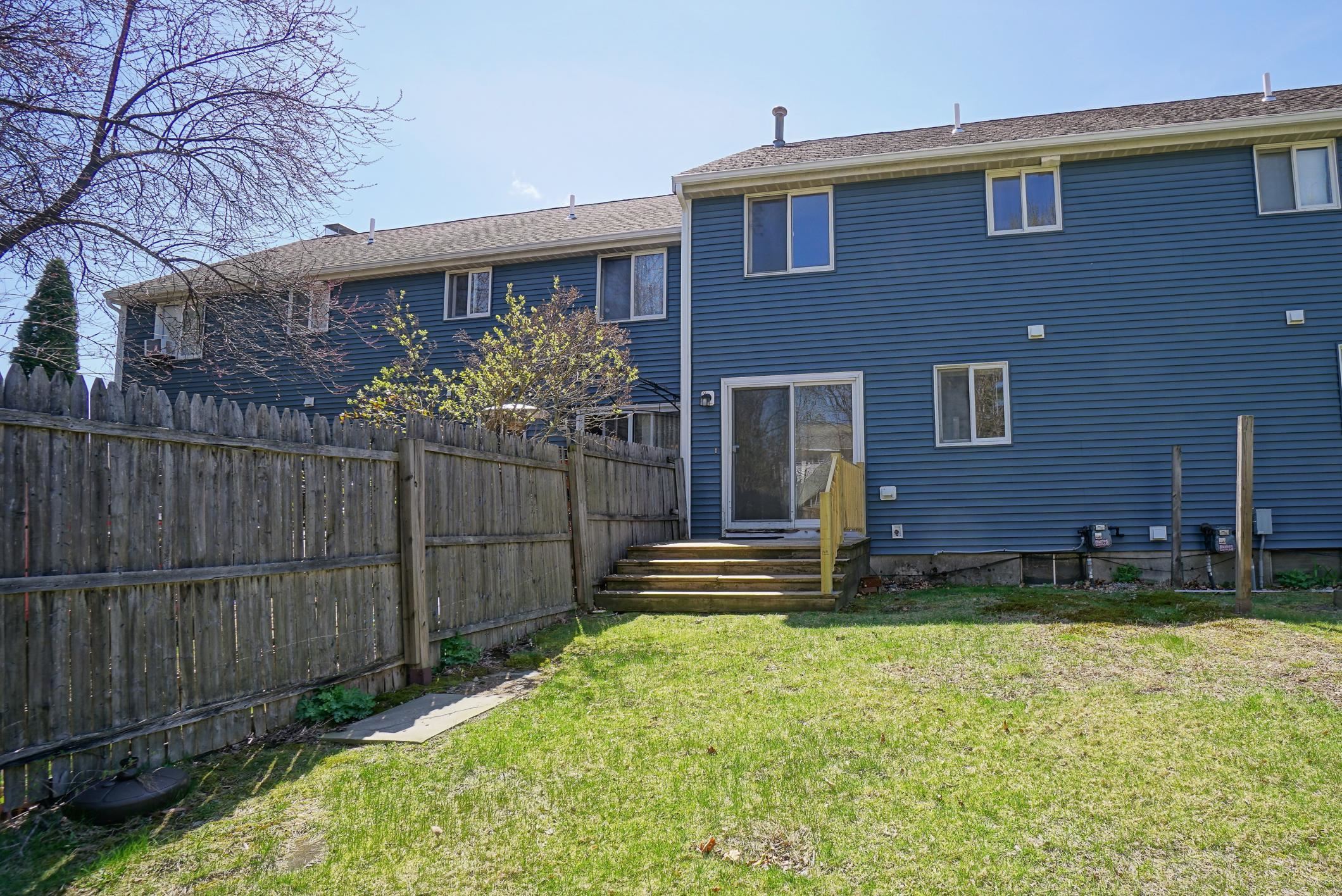 Milford, New Hampshire 03055, United States, 2 Bedrooms Bedrooms, ,2 BathroomsBathrooms,Residential,Pending,115427