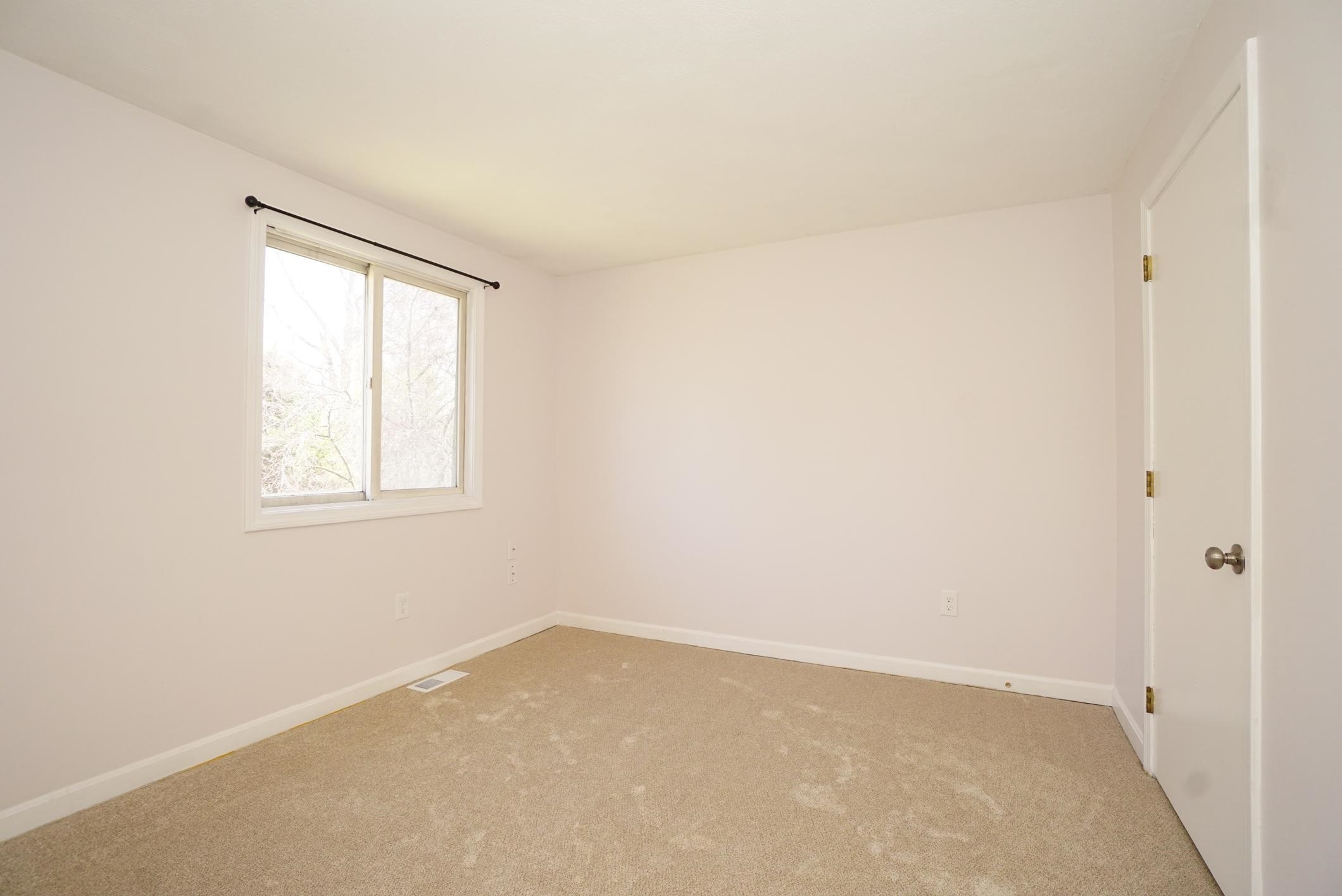 Milford, New Hampshire 03055, United States, 2 Bedrooms Bedrooms, ,2 BathroomsBathrooms,Residential,Pending,115427