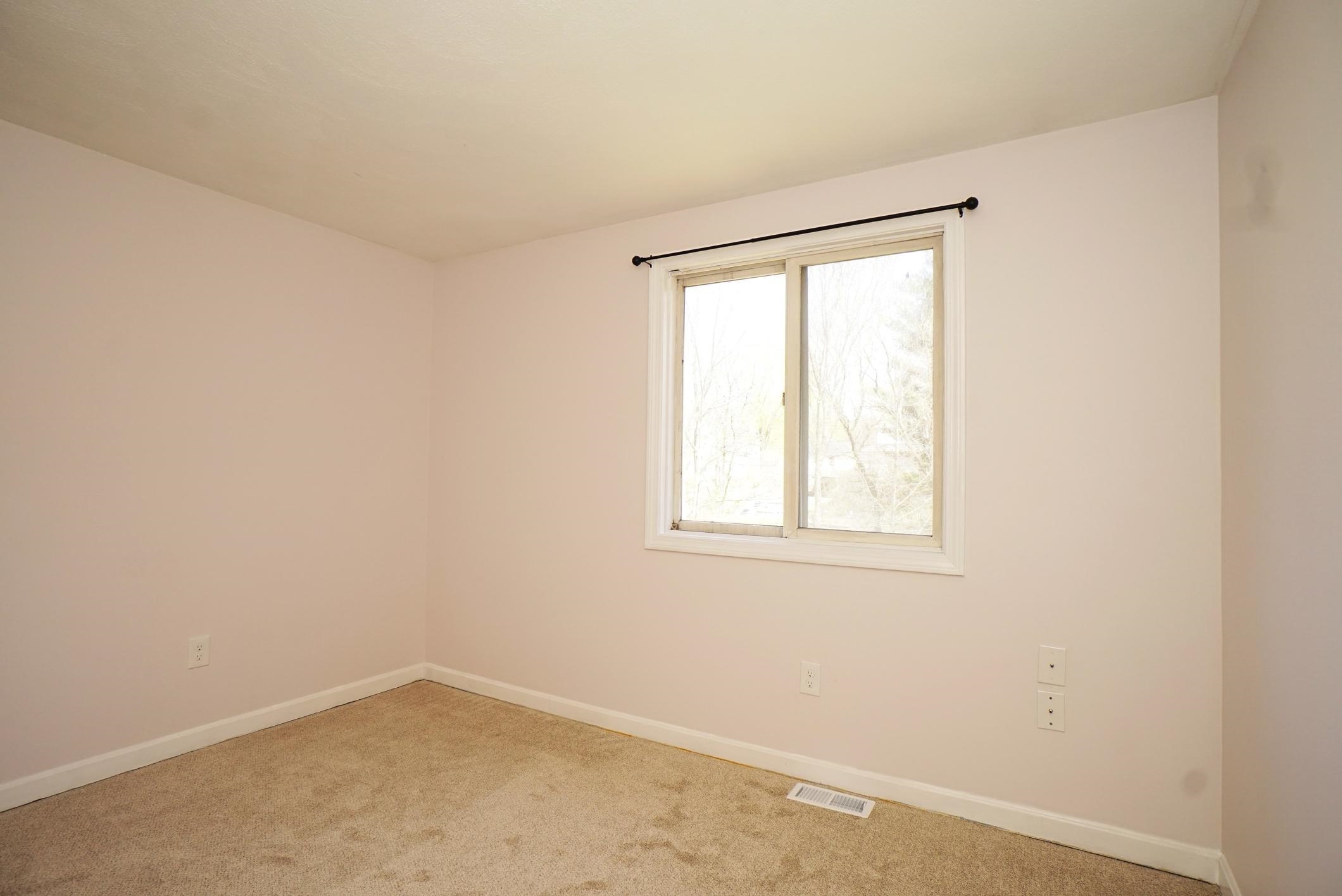 Milford, New Hampshire 03055, United States, 2 Bedrooms Bedrooms, ,2 BathroomsBathrooms,Residential,Pending,115427