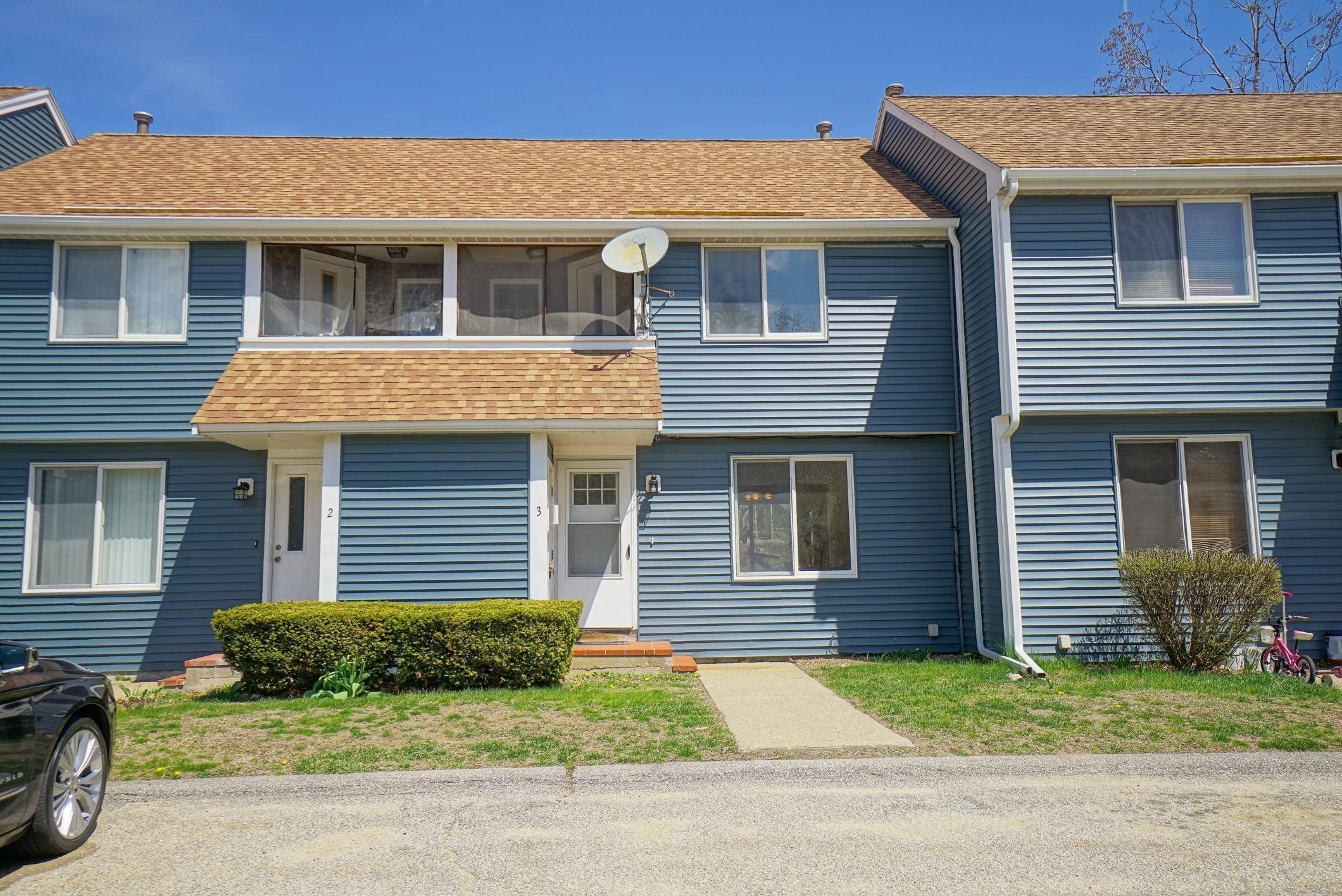 Milford, New Hampshire 03055, United States, 2 Bedrooms Bedrooms, ,2 BathroomsBathrooms,Residential,Pending,115427