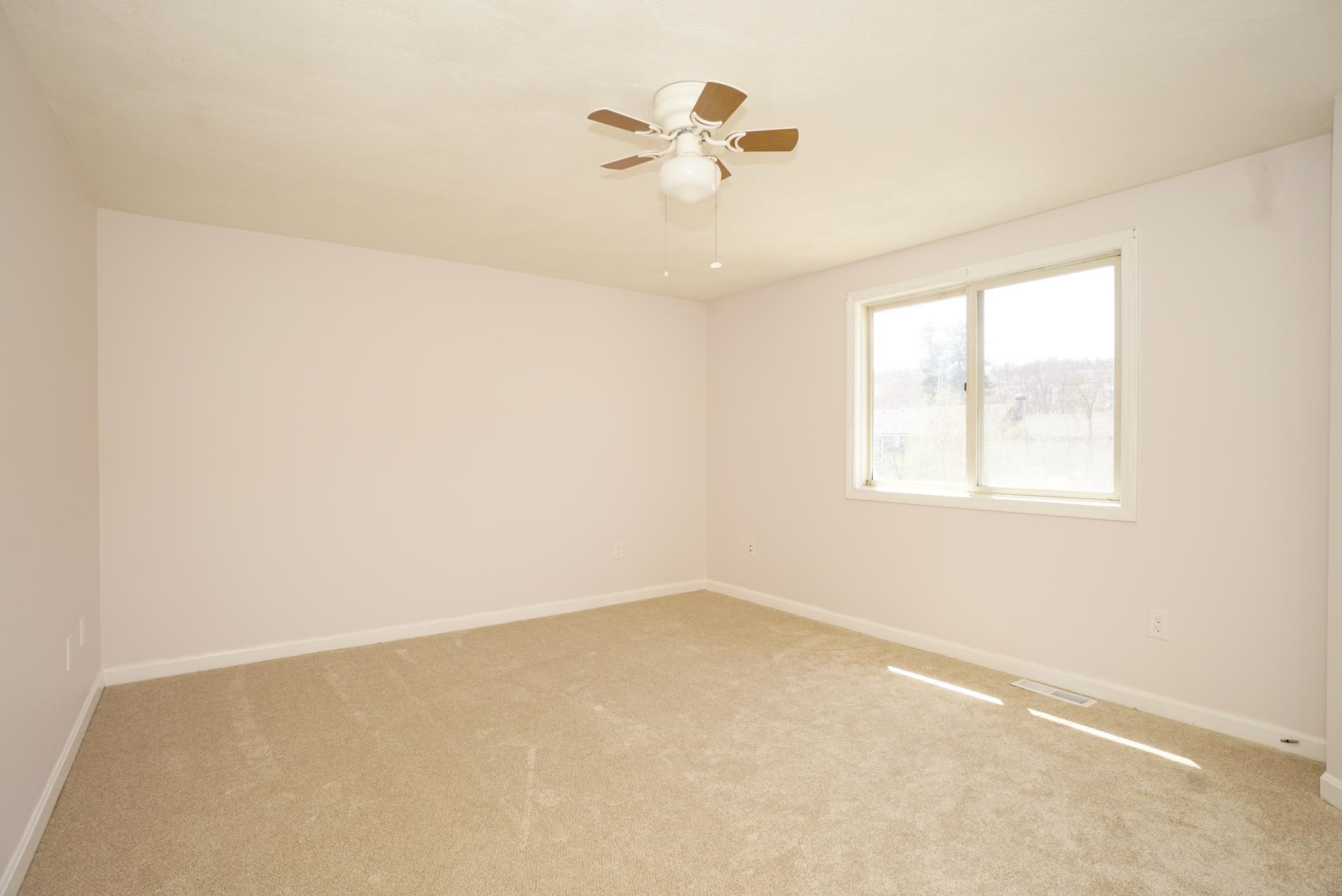 Milford, New Hampshire 03055, United States, 2 Bedrooms Bedrooms, ,2 BathroomsBathrooms,Residential,Pending,115427