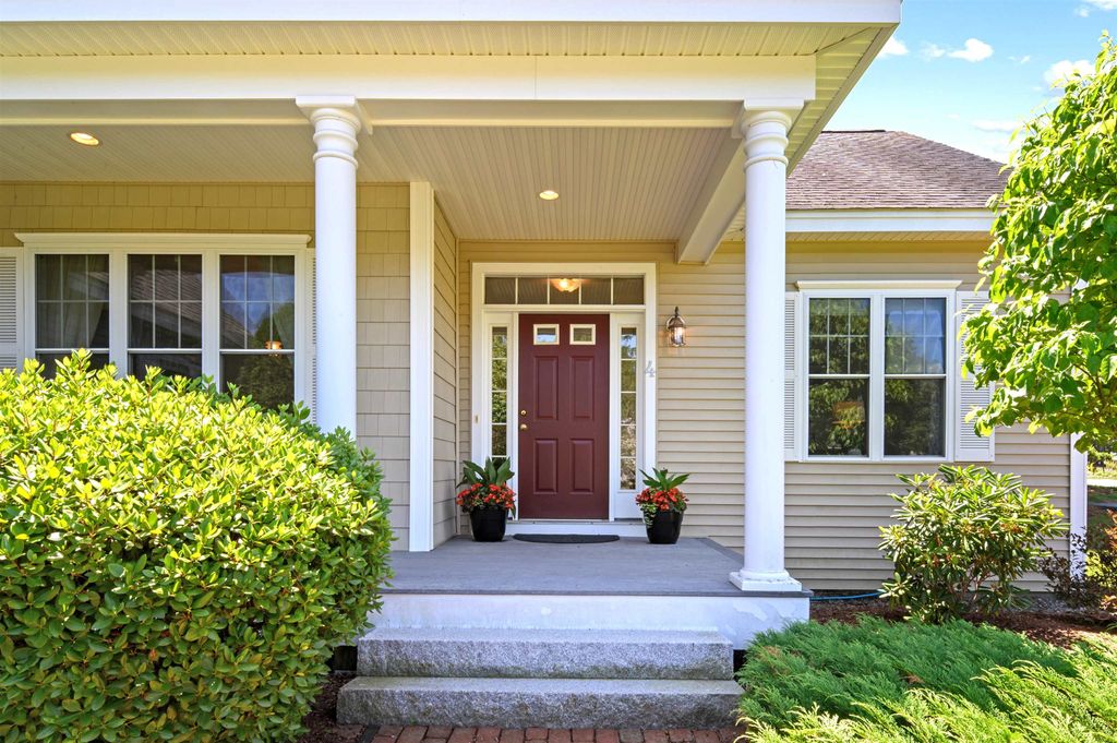 Photo of 4 Appleton Way, Amherst, NH 03031 (MLS # 5066034)