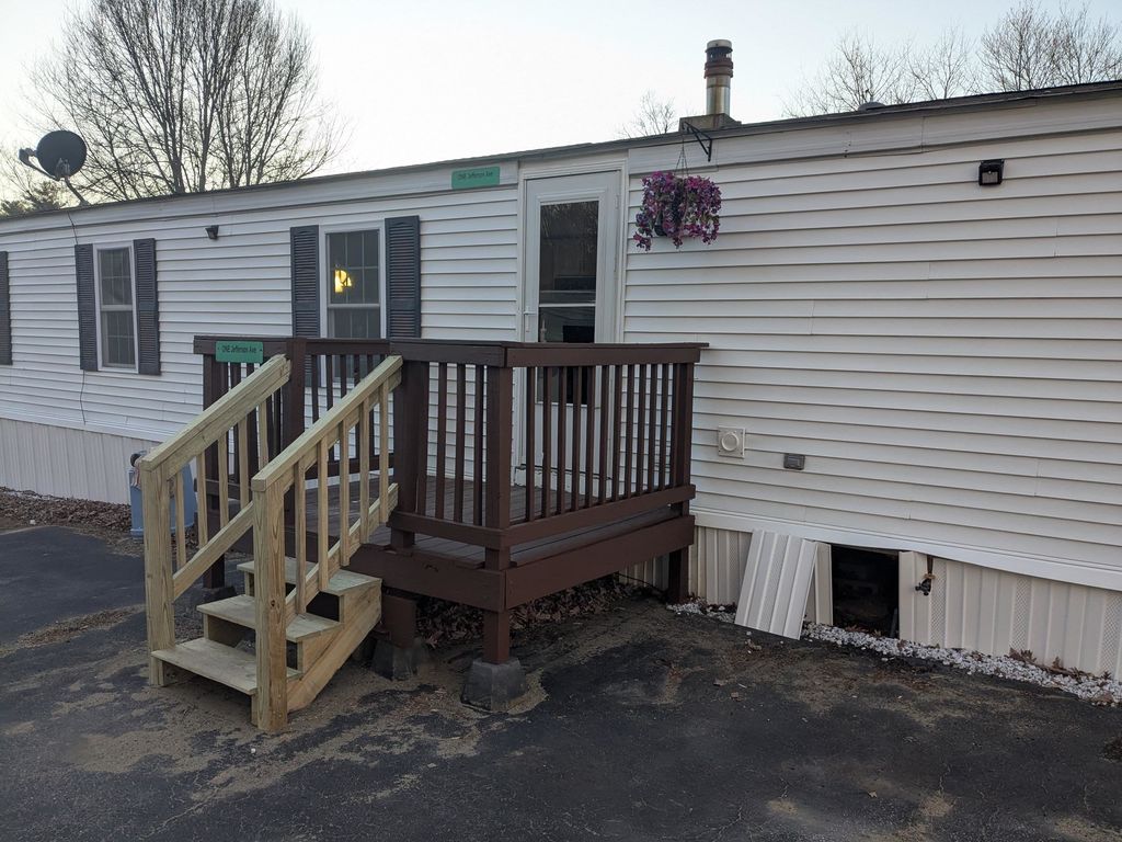 Photo of 1 Jefferson Street, Allenstown, NH 03275 (MLS # 5070295)