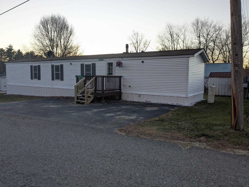 Photo of 1 Jefferson Street, Allenstown, NH 03275 (MLS # 5070295)